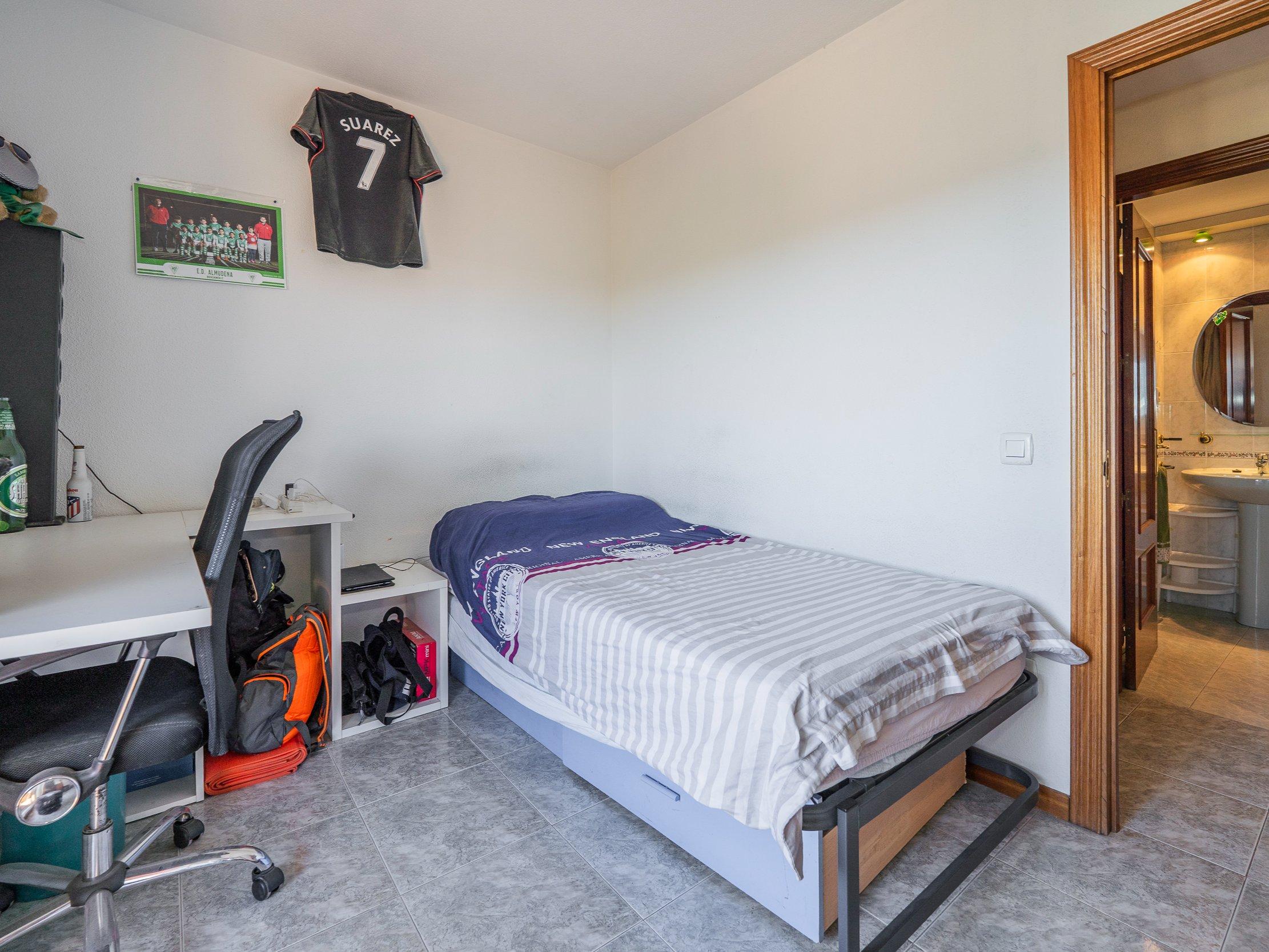 SE VENDE PISO - LAS ROSAS - 27