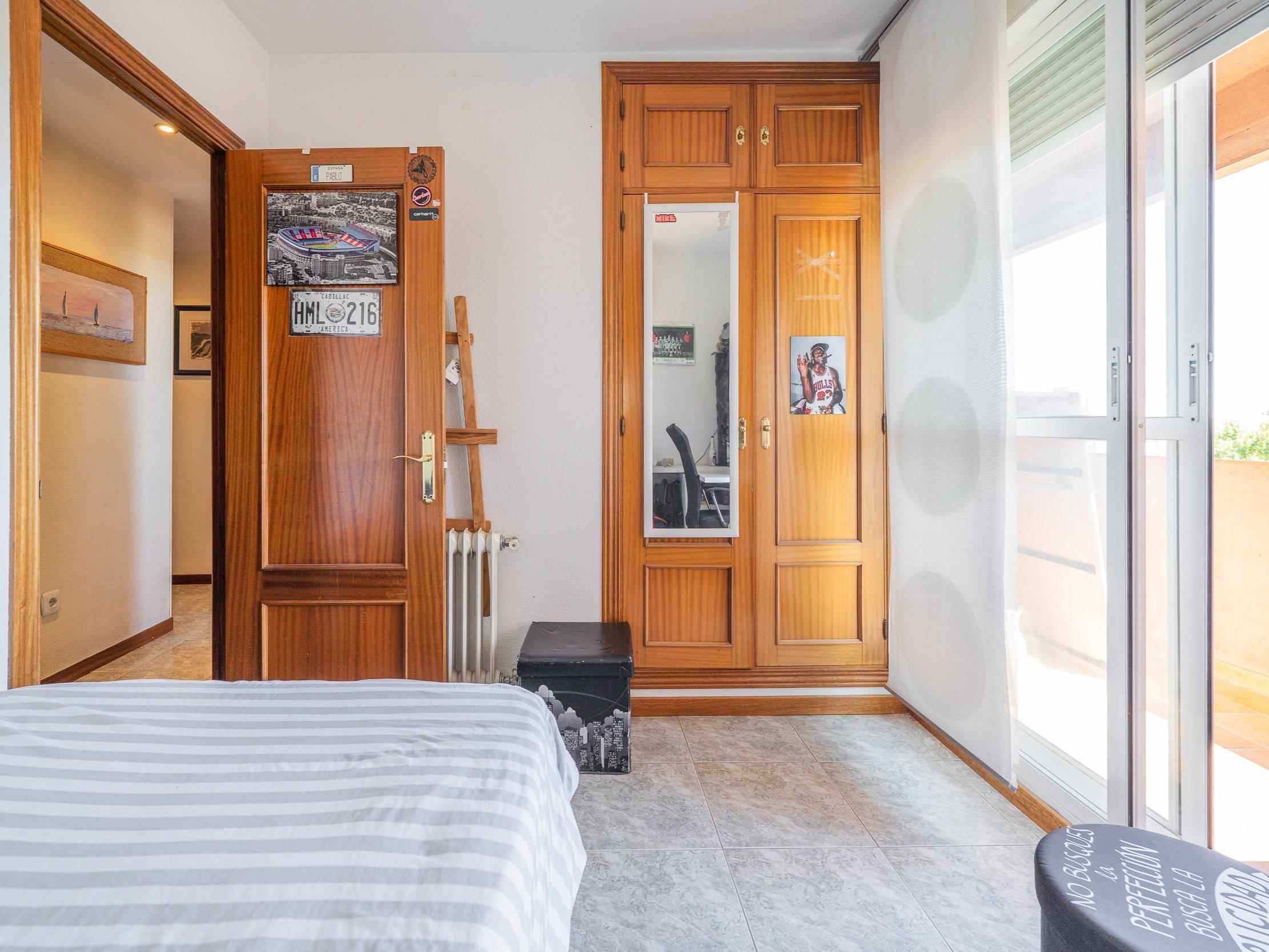 SE VENDE PISO - LAS ROSAS - 23