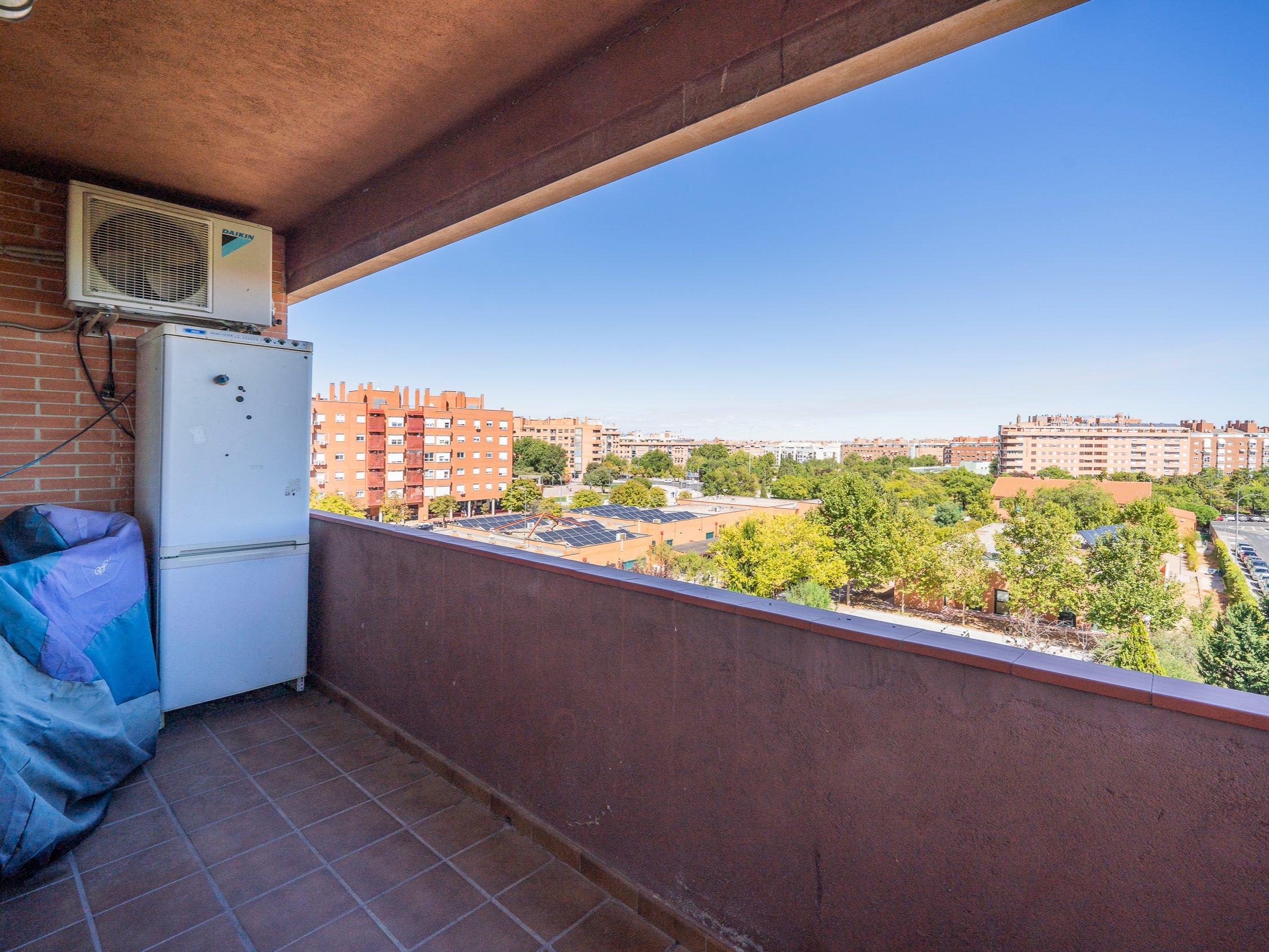 SE VENDE PISO - LAS ROSAS - 31