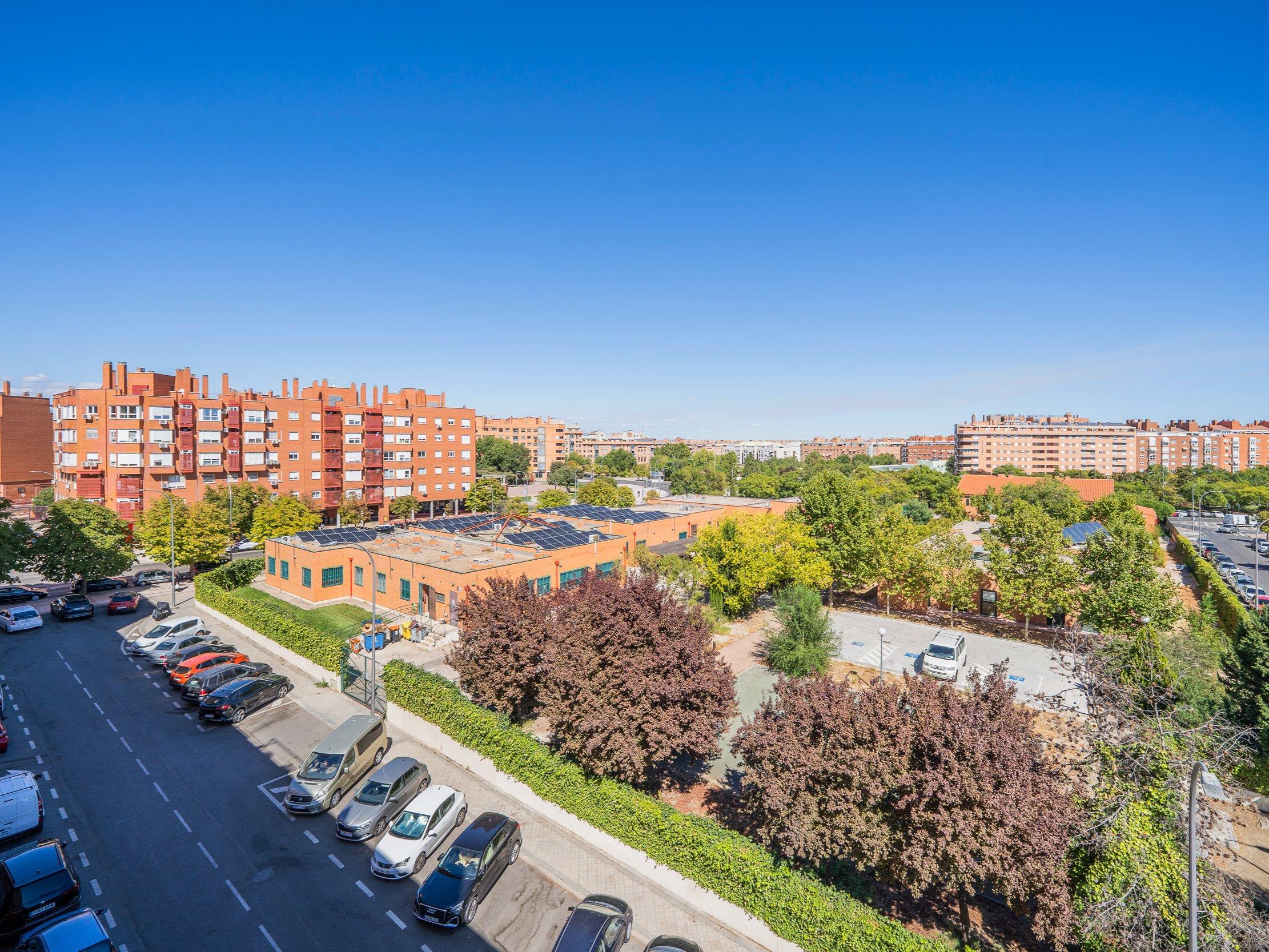 SE VENDE PISO - LAS ROSAS - 32