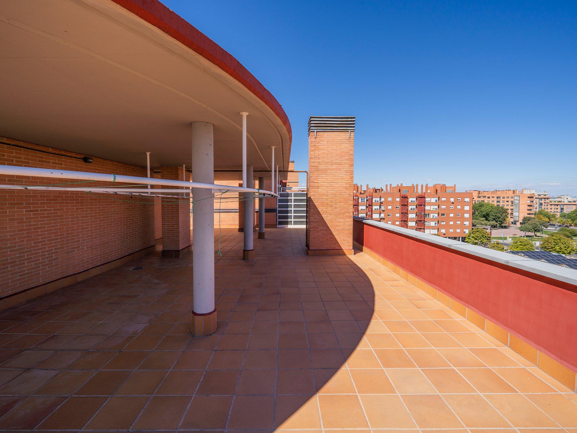 SE VENDE PISO - LAS ROSAS - 35