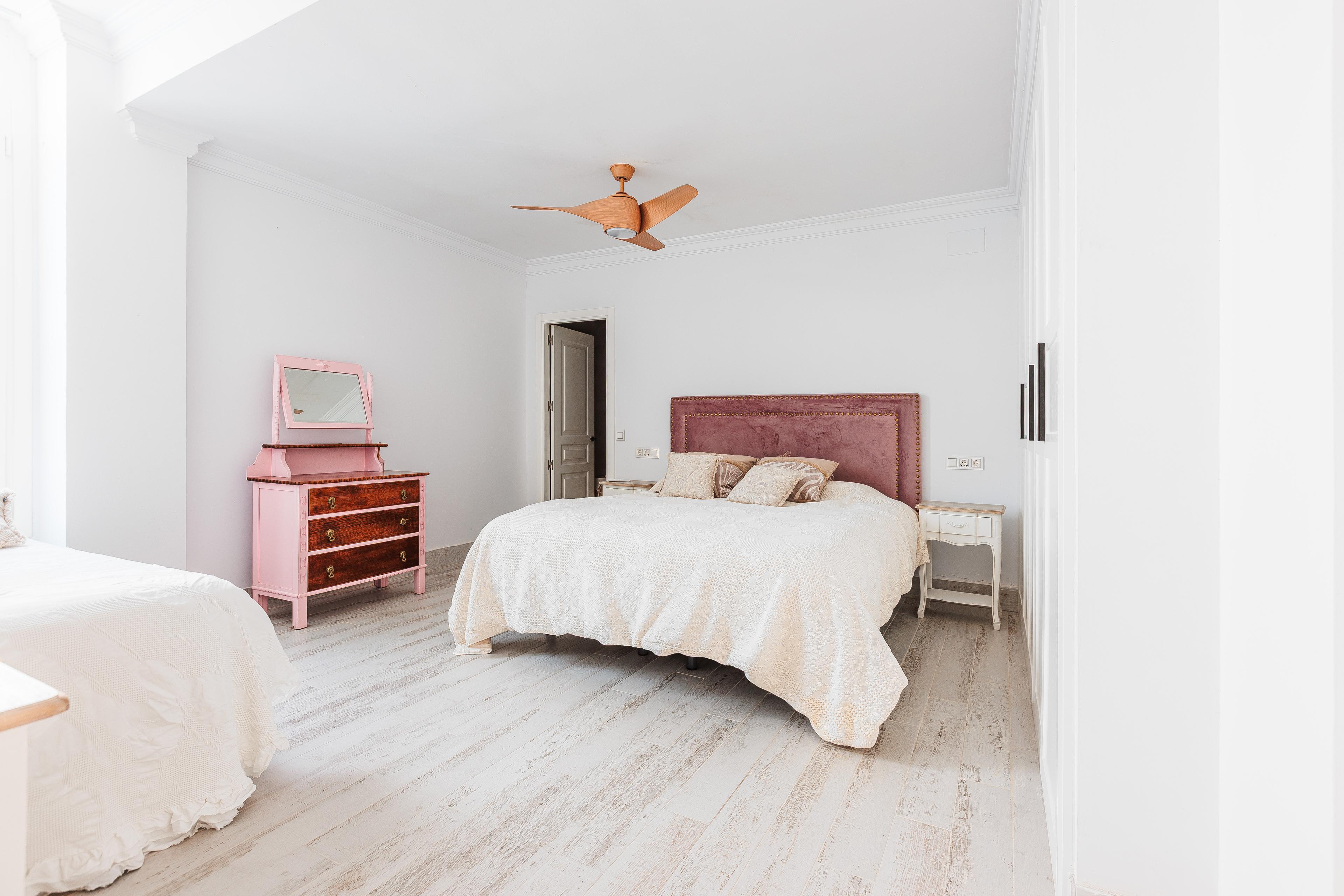 Chalet independiente en venta en C. Picasso, Marbella - 48