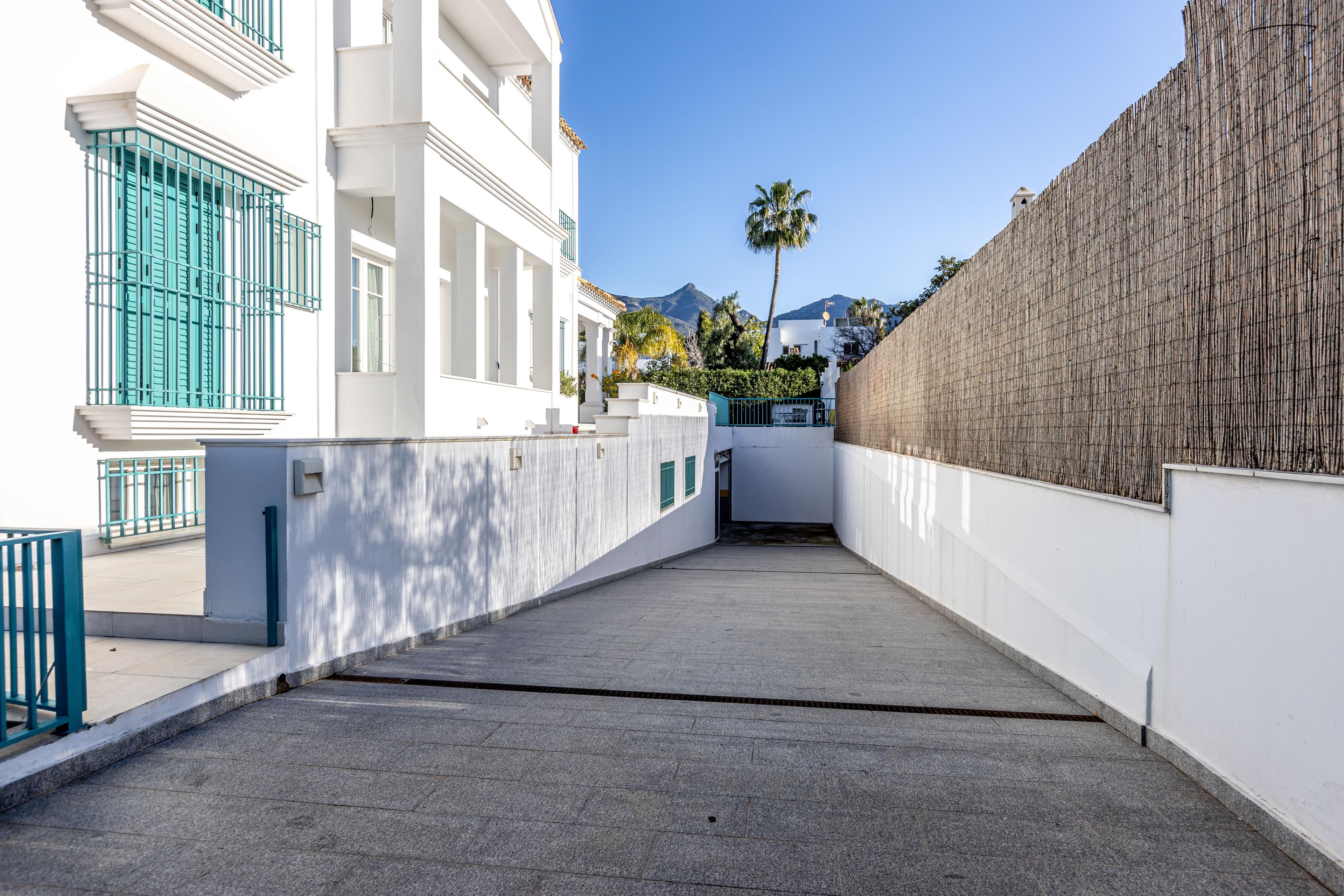 Chalet independiente en venta en C. Picasso, Marbella - 57