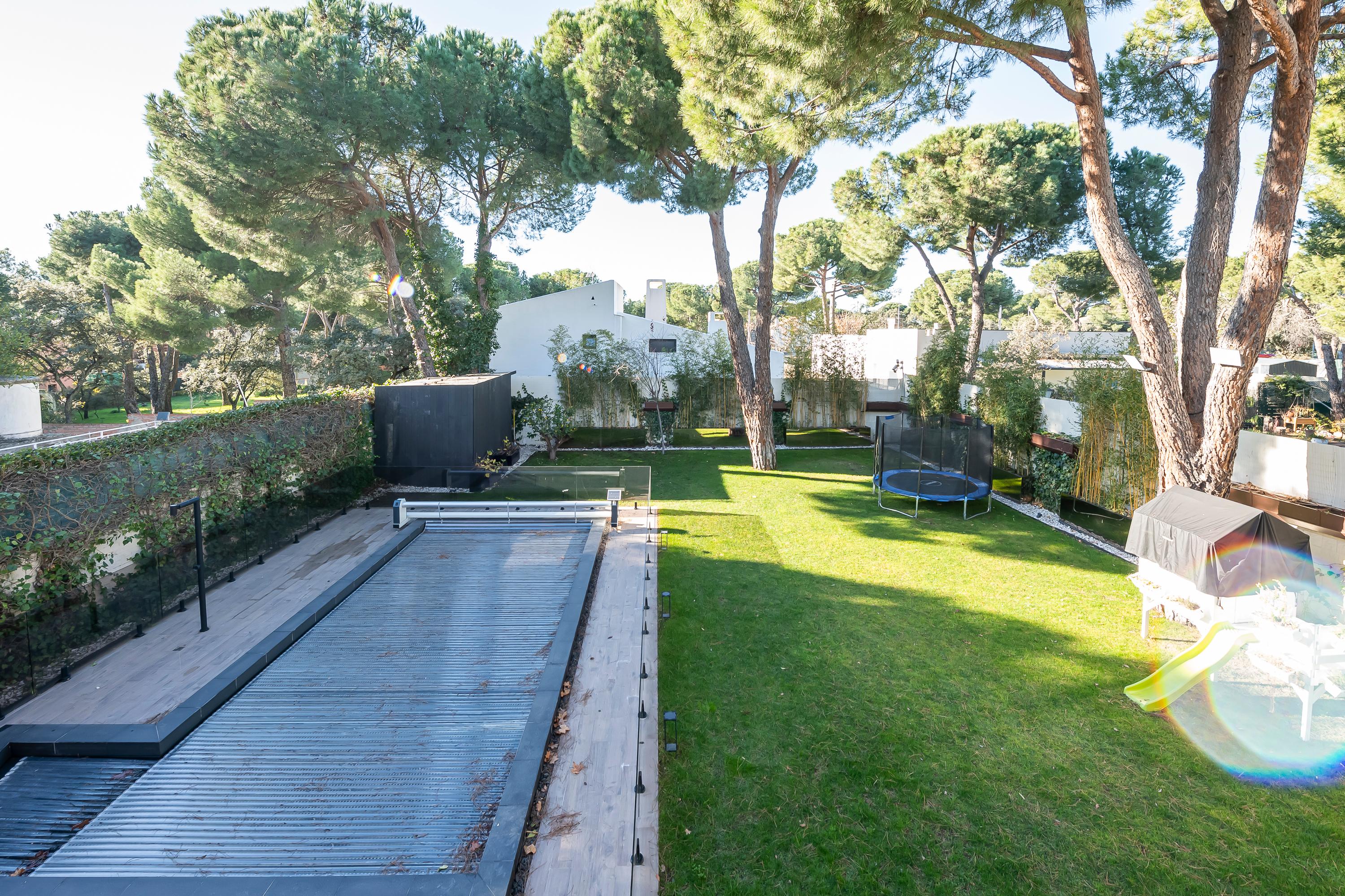 Chalet en venta independiente en calle Badajoz, Pozuelo - 35