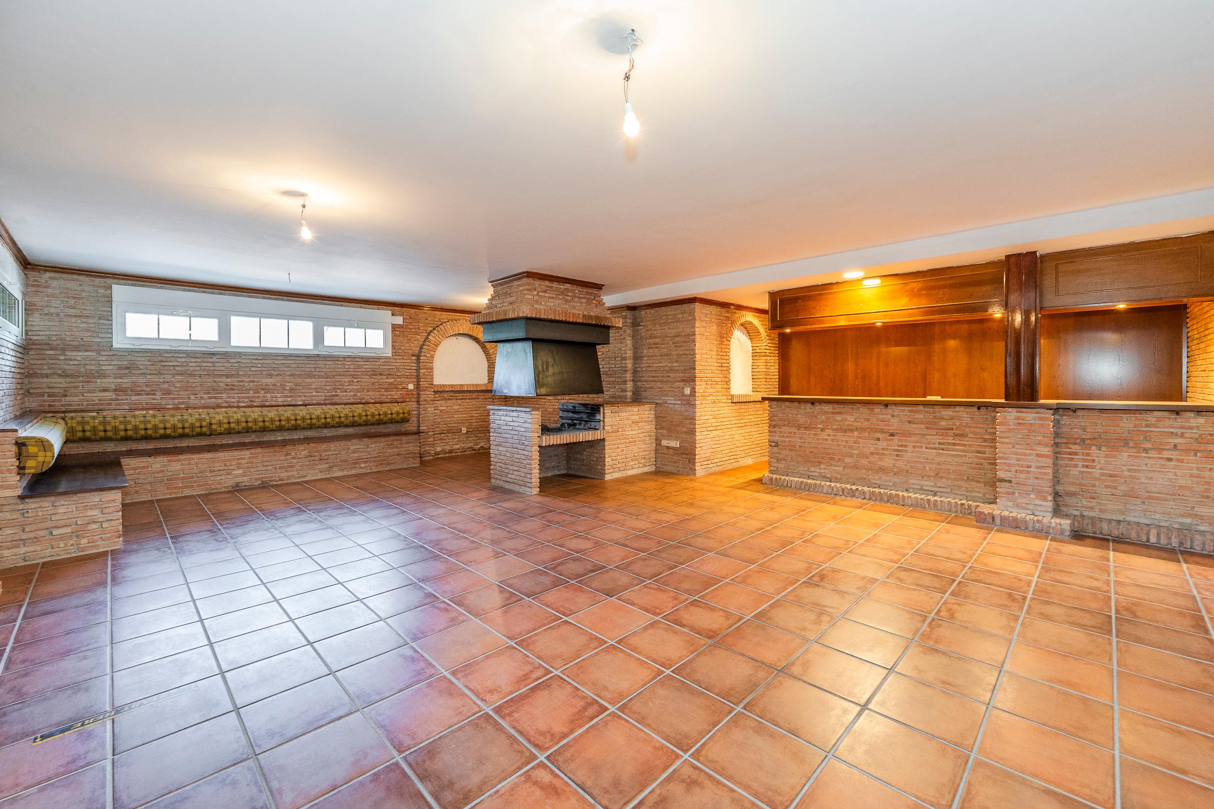 chalet a estrenar con piscina interior y exterior - 11