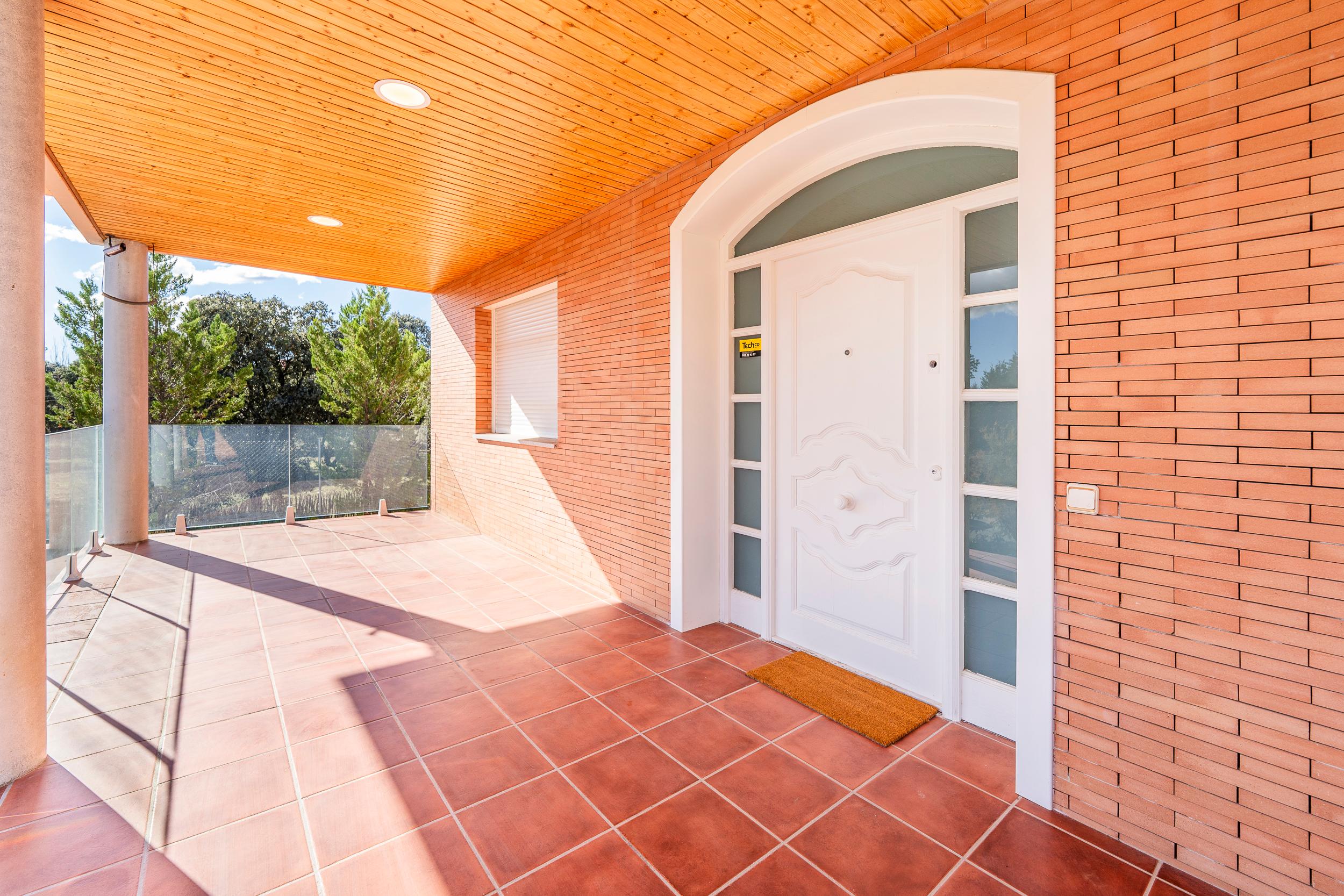 chalet a estrenar con piscina interior y exterior - 13