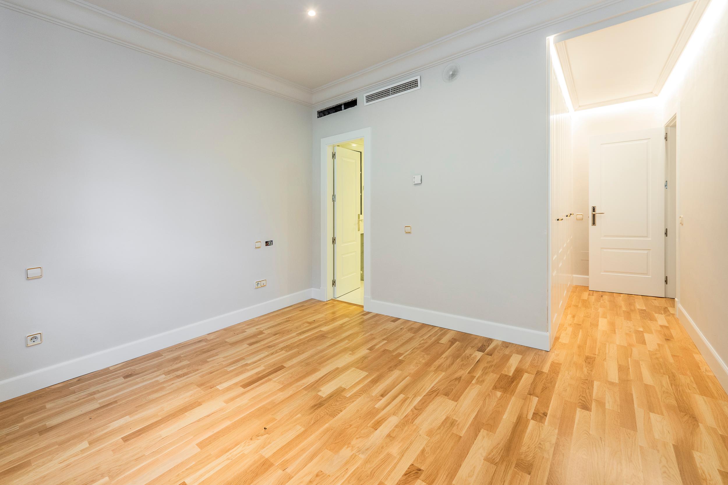 chalet a estrenar con piscina interior y exterior - 25
