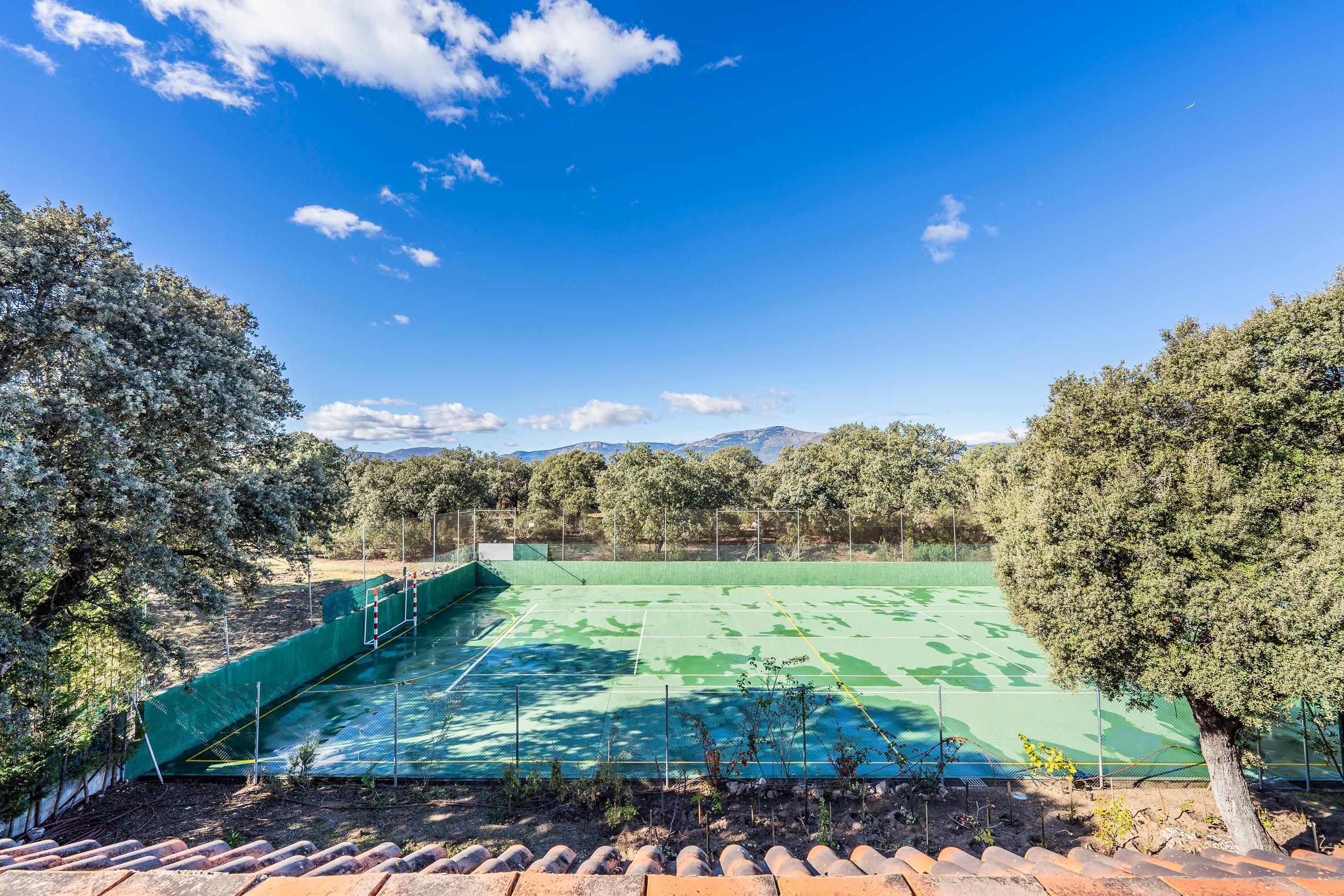 chalet a estrenar con piscina interior y exterior - 50