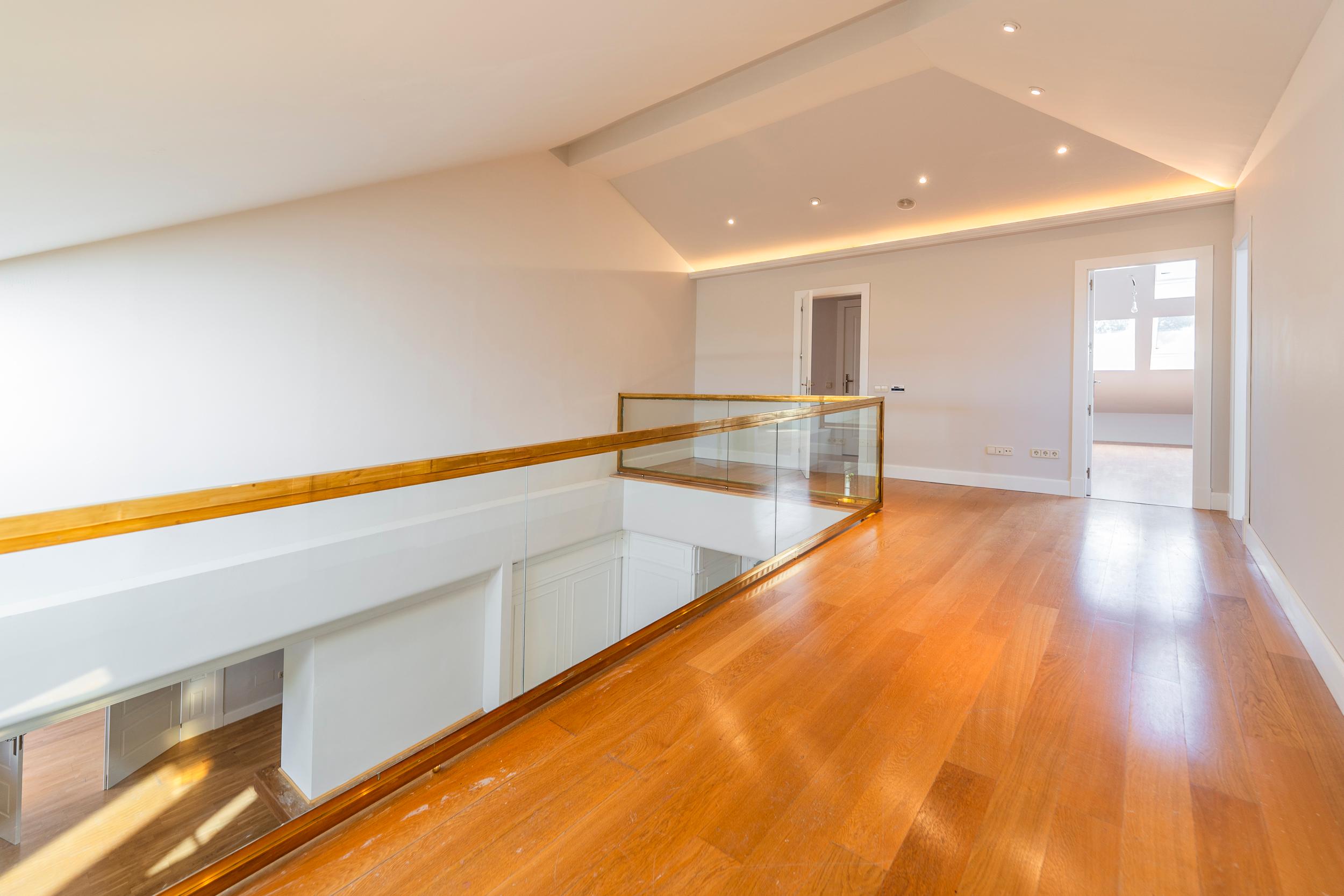 chalet a estrenar con piscina interior y exterior - 57