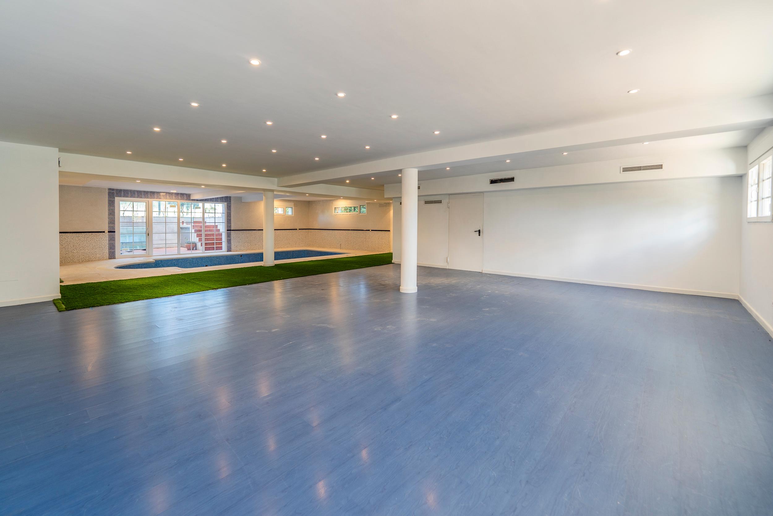chalet a estrenar con piscina interior y exterior - 59