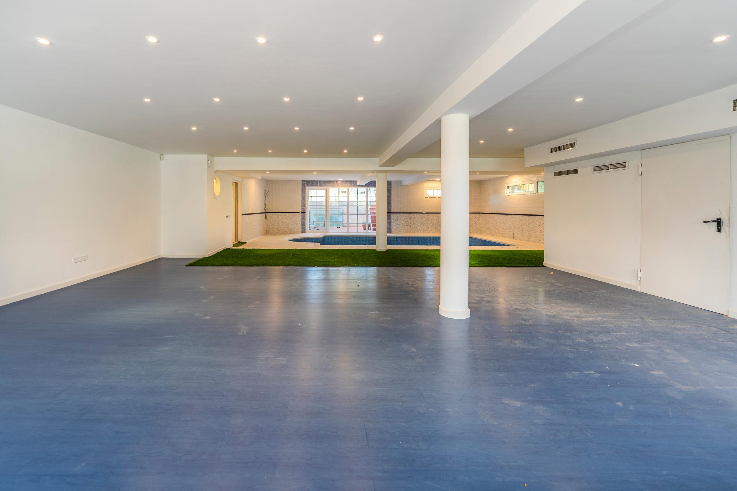 chalet a estrenar con piscina interior y exterior - 60