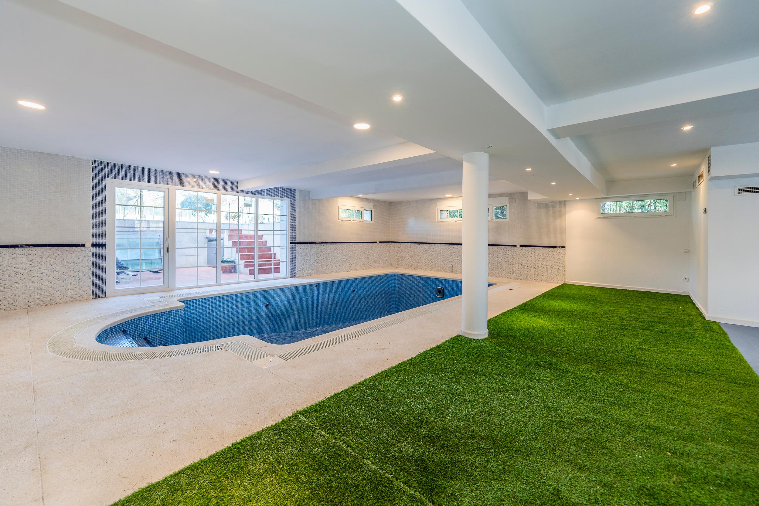 chalet a estrenar con piscina interior y exterior - 62