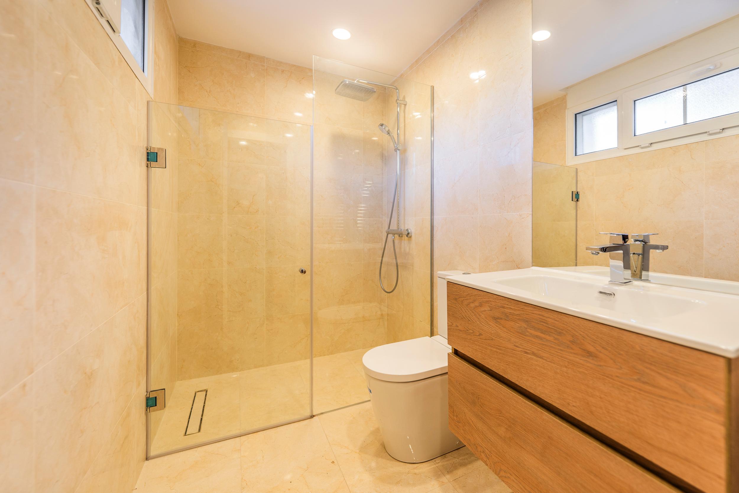 chalet a estrenar con piscina interior y exterior - 64