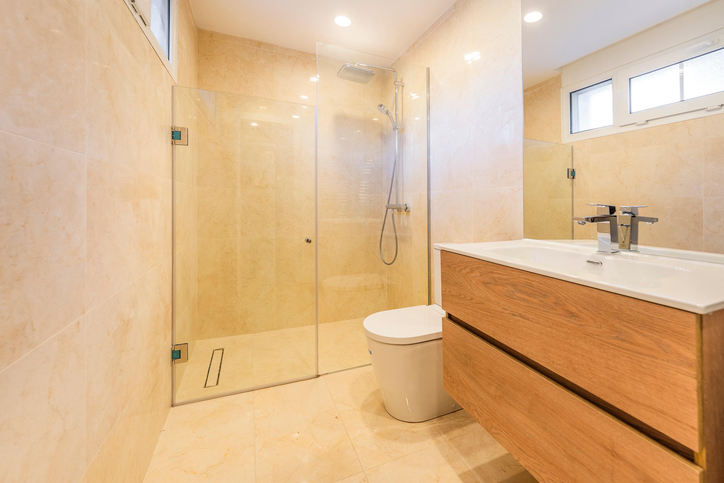 chalet a estrenar con piscina interior y exterior - 68