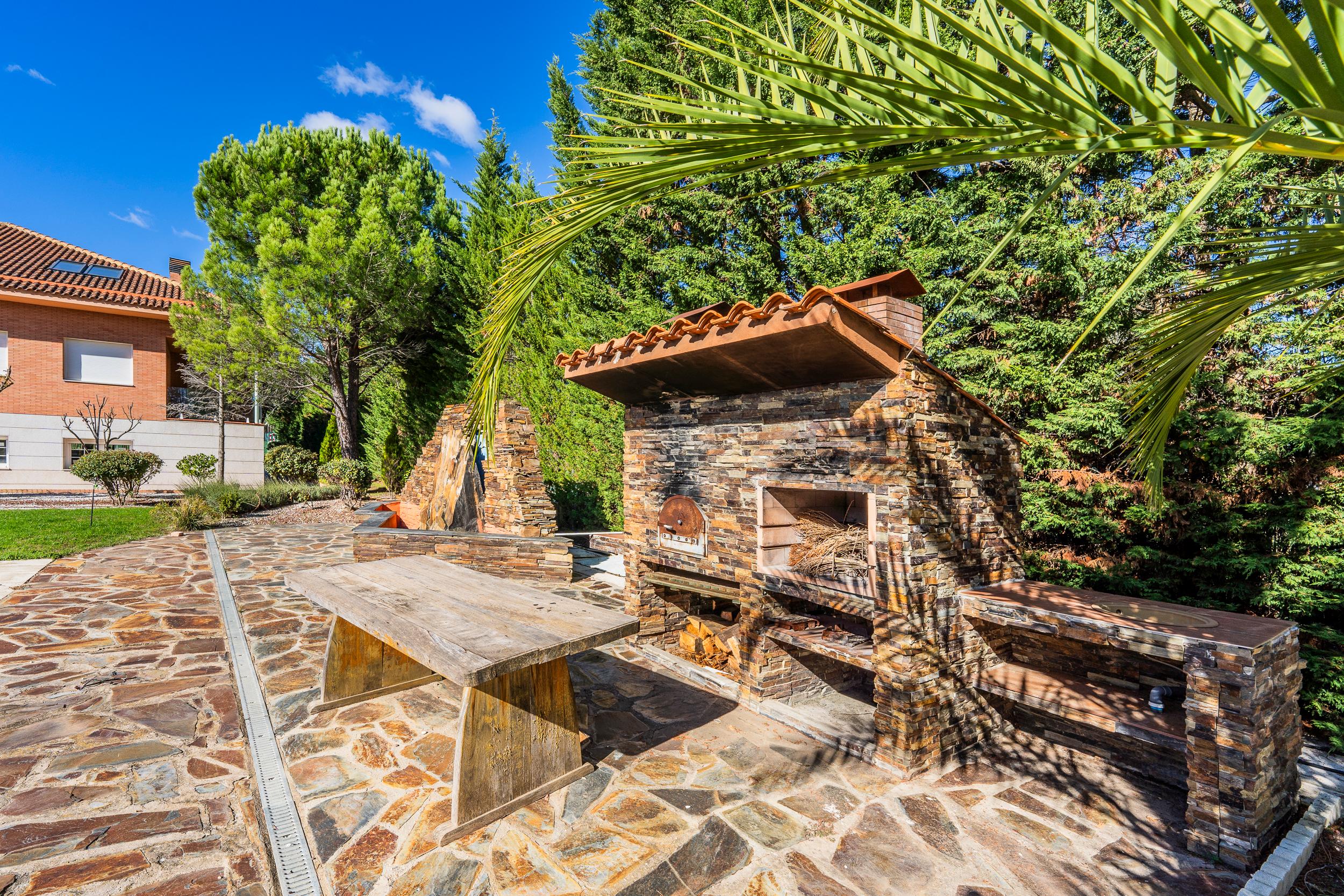chalet a estrenar con piscina interior y exterior - 73
