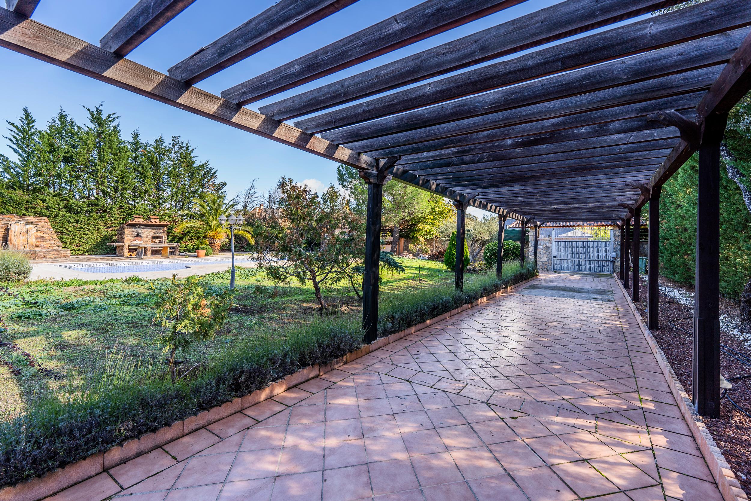 chalet a estrenar con piscina interior y exterior - 74