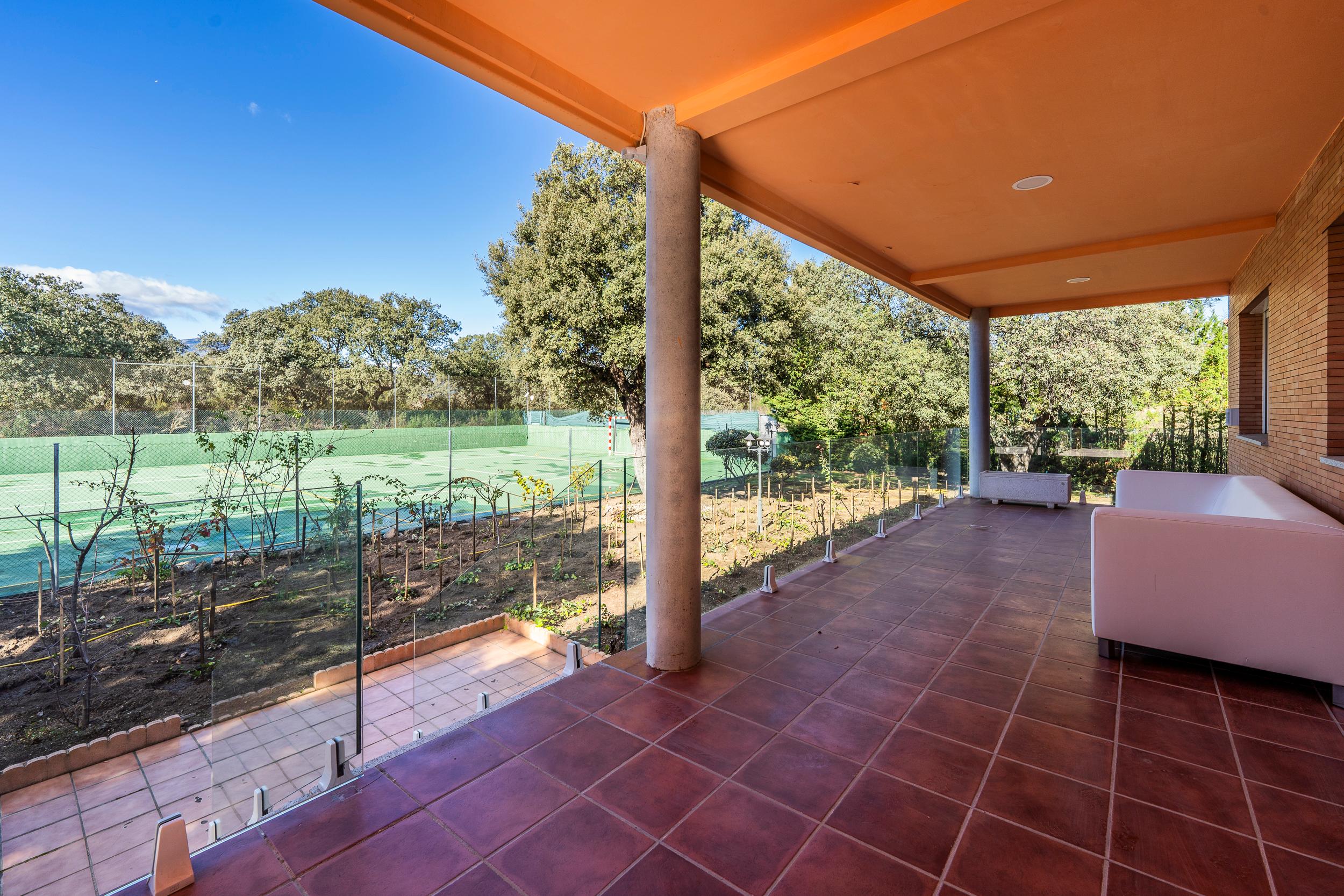 chalet a estrenar con piscina interior y exterior - 77