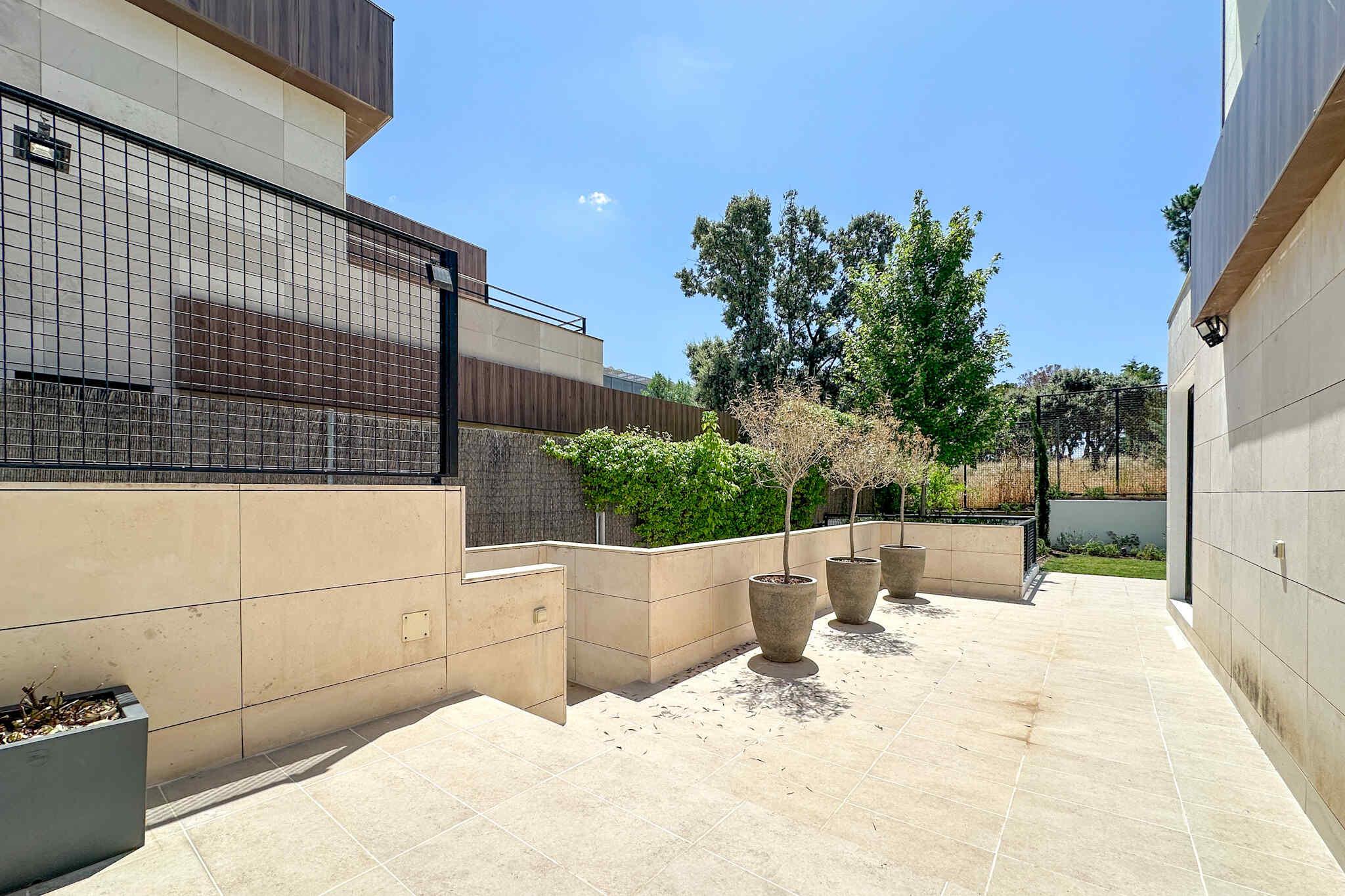 Chalet independiente en alquiler  - Soto de La Moraleja - 56