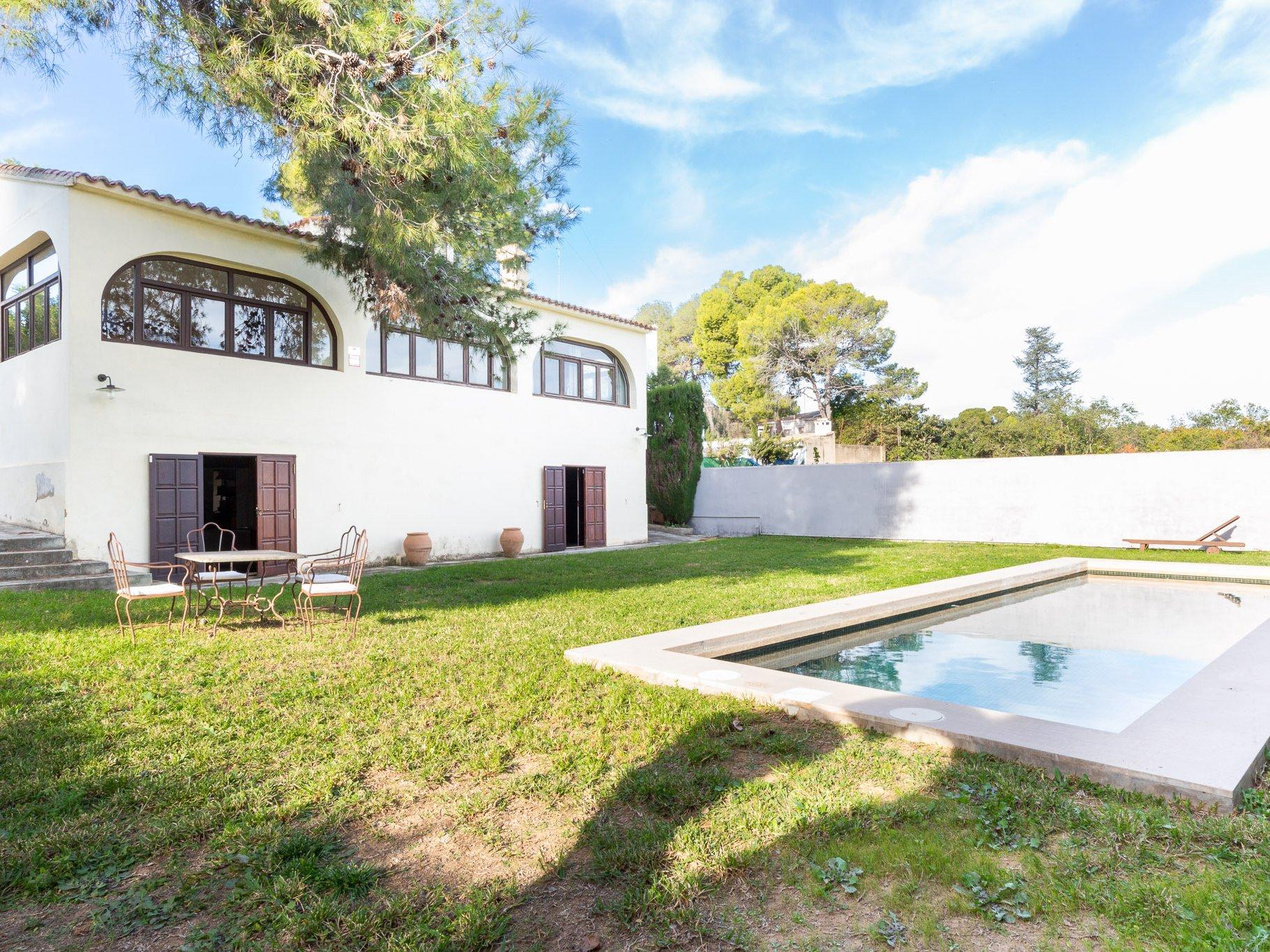 Casa independiente en venta en La Cañada, Paterna - 1