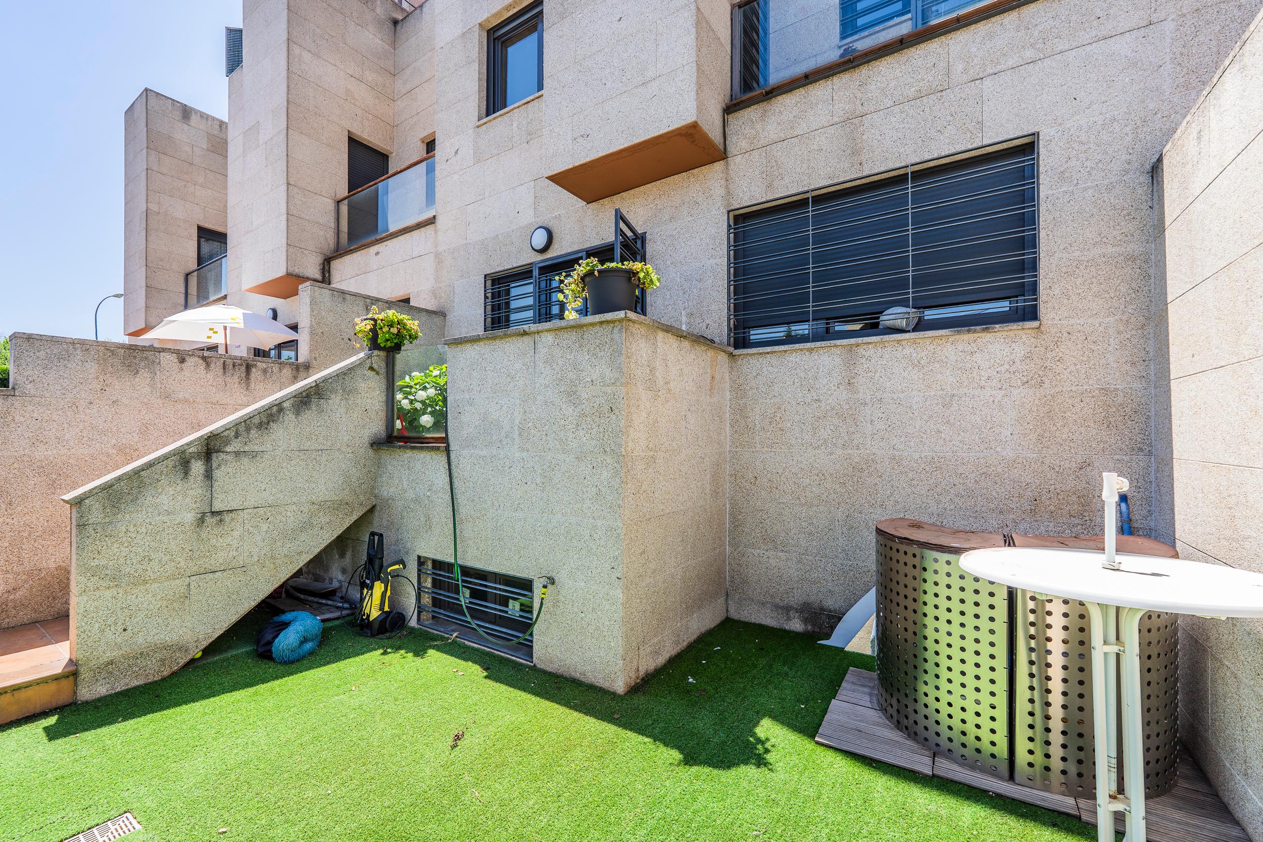 Chalet adosado en venta - Gutiérrez Canales,  junto a Clínica Universitaria Navarra  - 25