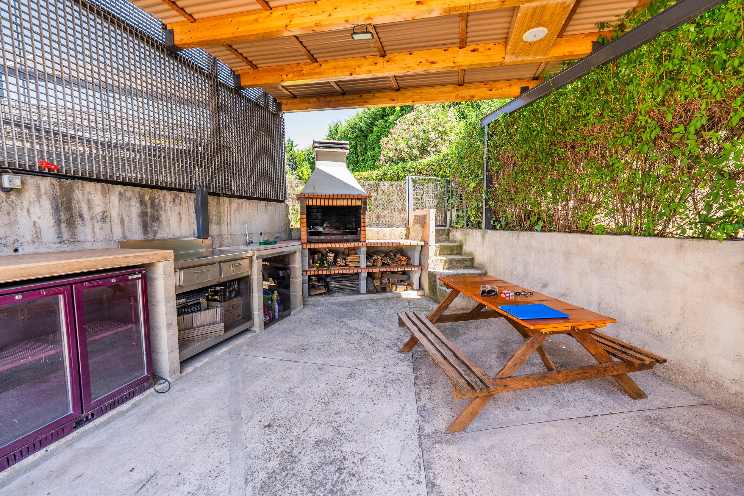 Chalet adosado en venta - Gutiérrez Canales,  junto a Clínica Universitaria Navarra  - 29