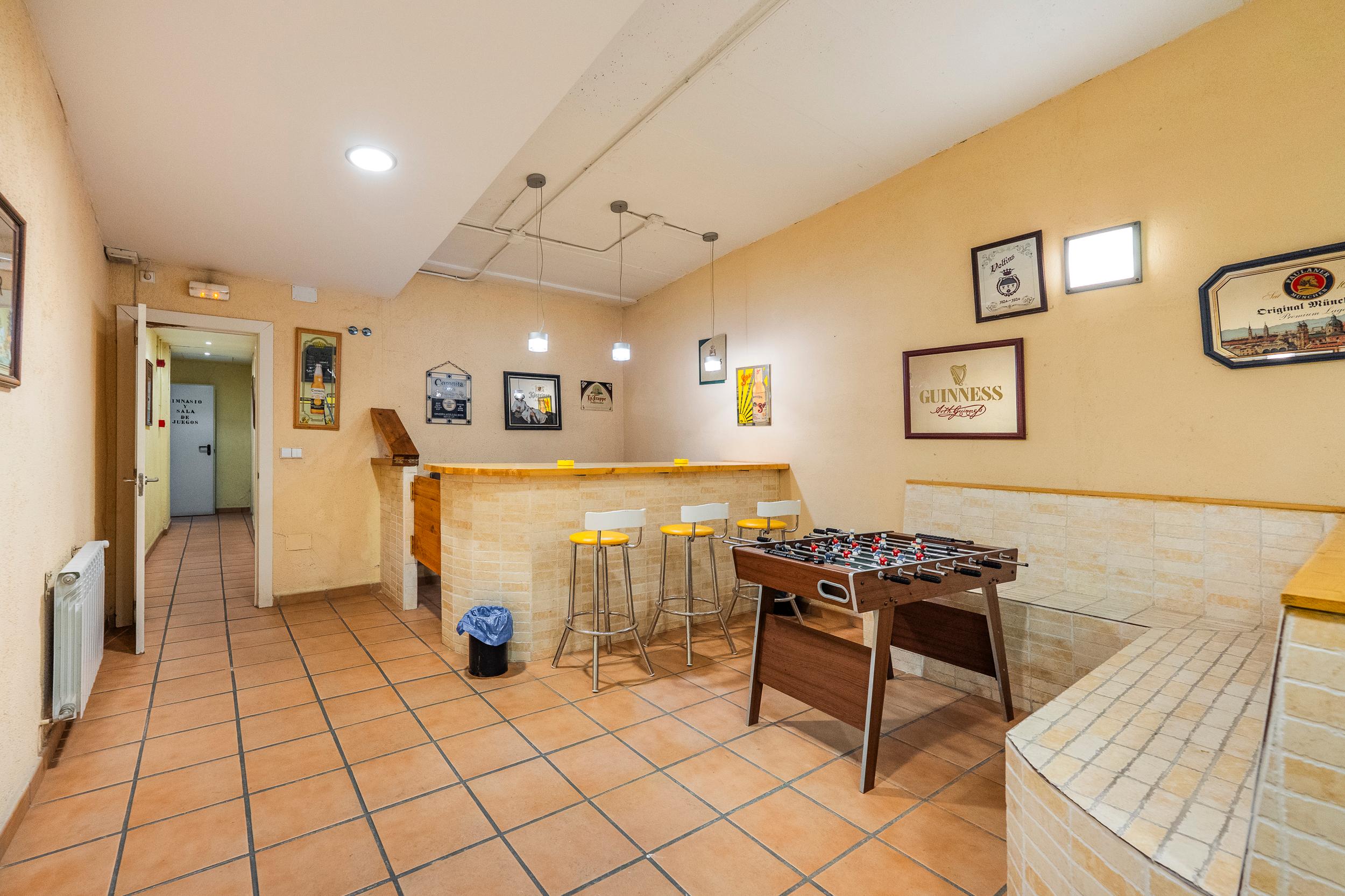 Chalet adosado en venta - Gutiérrez Canales,  junto a Clínica Universitaria Navarra  - 37