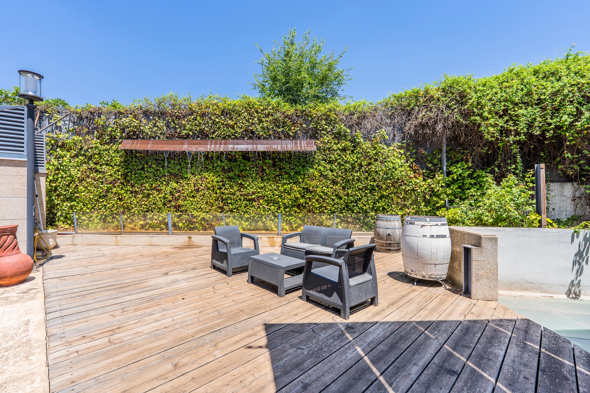 Chalet adosado en venta - Gutiérrez Canales,  junto a Clínica Universitaria Navarra  - 39