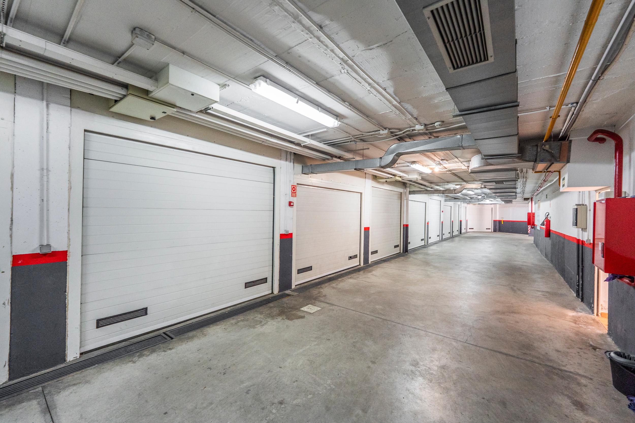 Chalet adosado en venta - Gutiérrez Canales,  junto a Clínica Universitaria Navarra  - 41