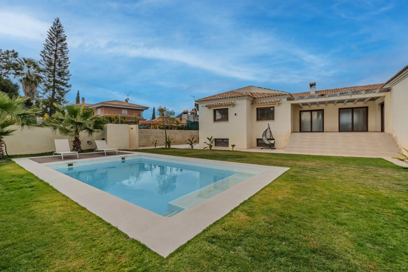 Chalet En Venta -Mutxamel - 1