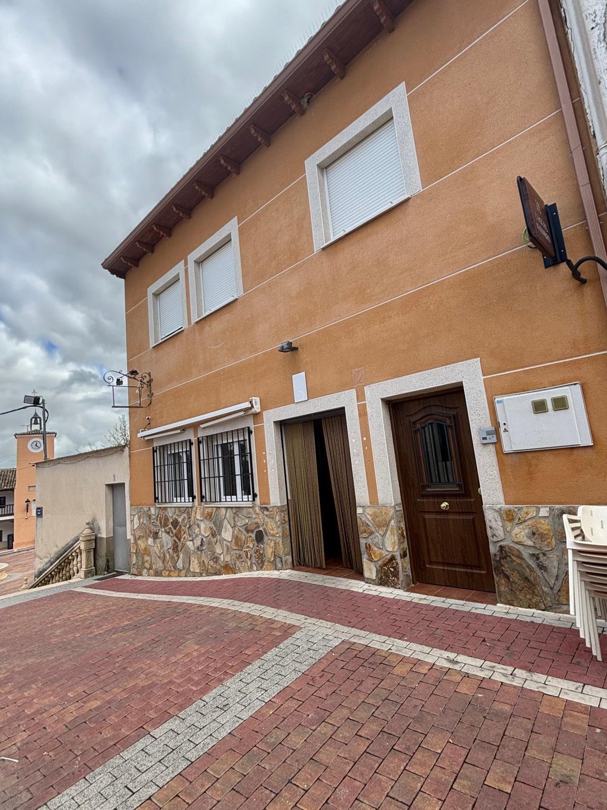 Bar y Casa de Obras en venta - Cuenca  - 3