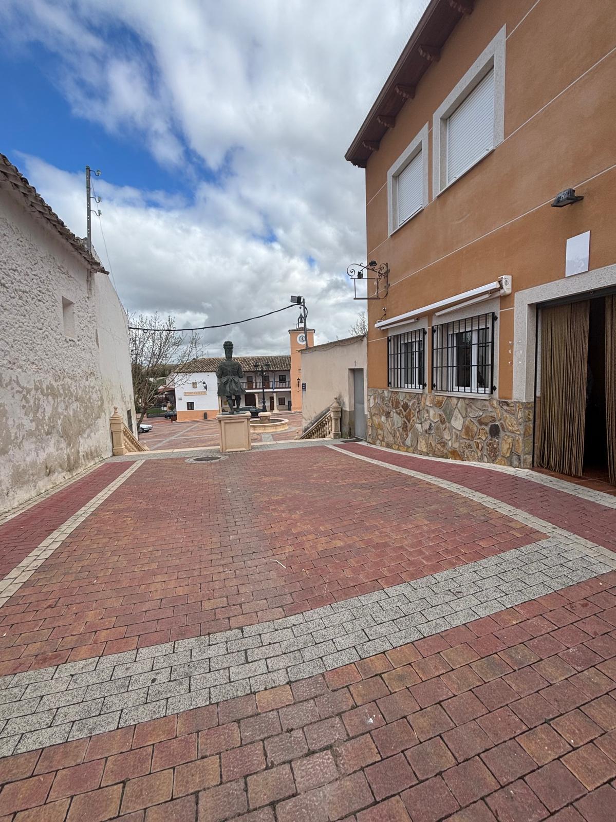 Bar y Casa de Obras en venta - Cuenca  - 9