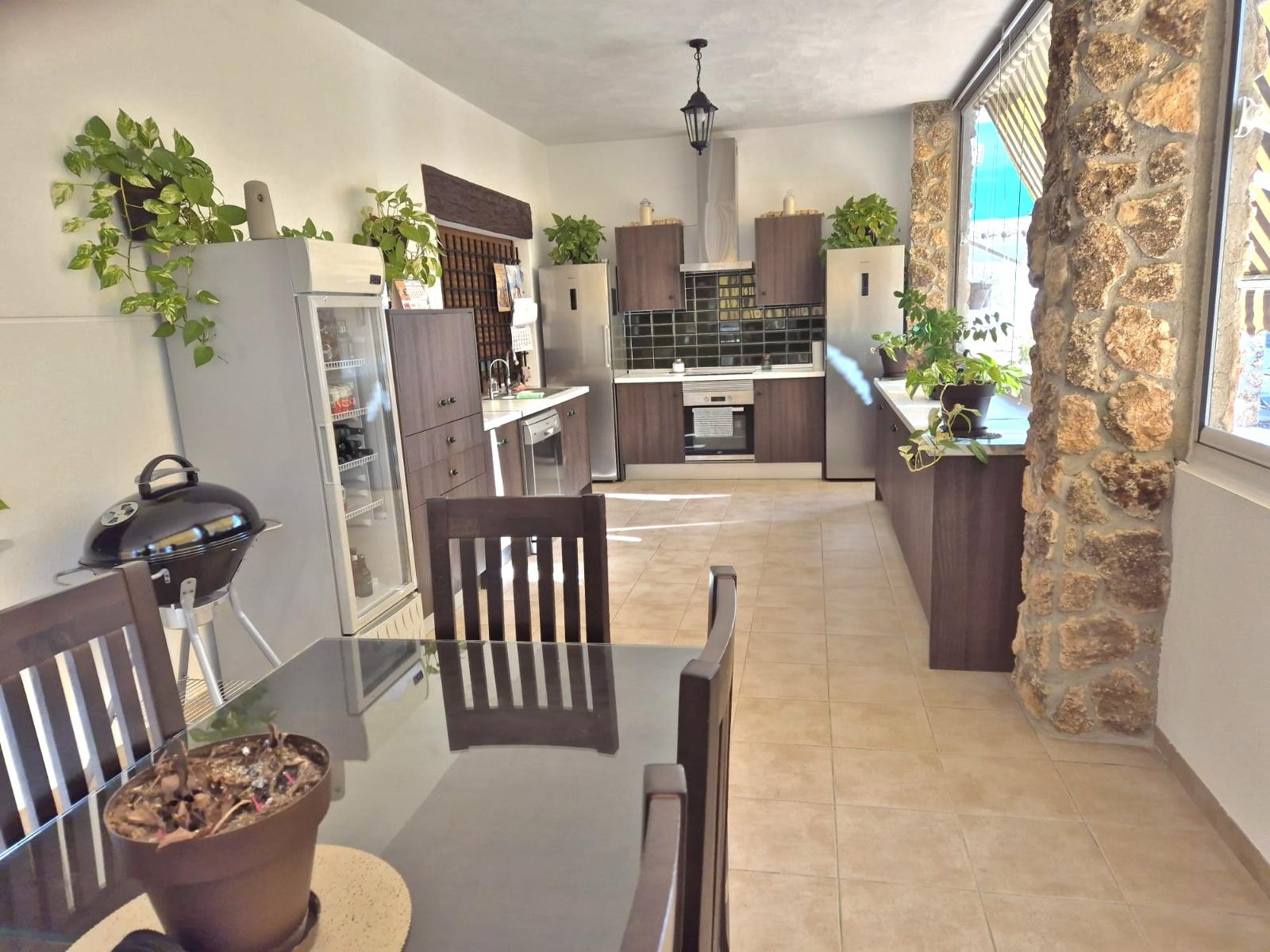 Finca exclusiva de alto nivel con dos viviendas, piscina privada y gran parcela cerca de la costa - 12