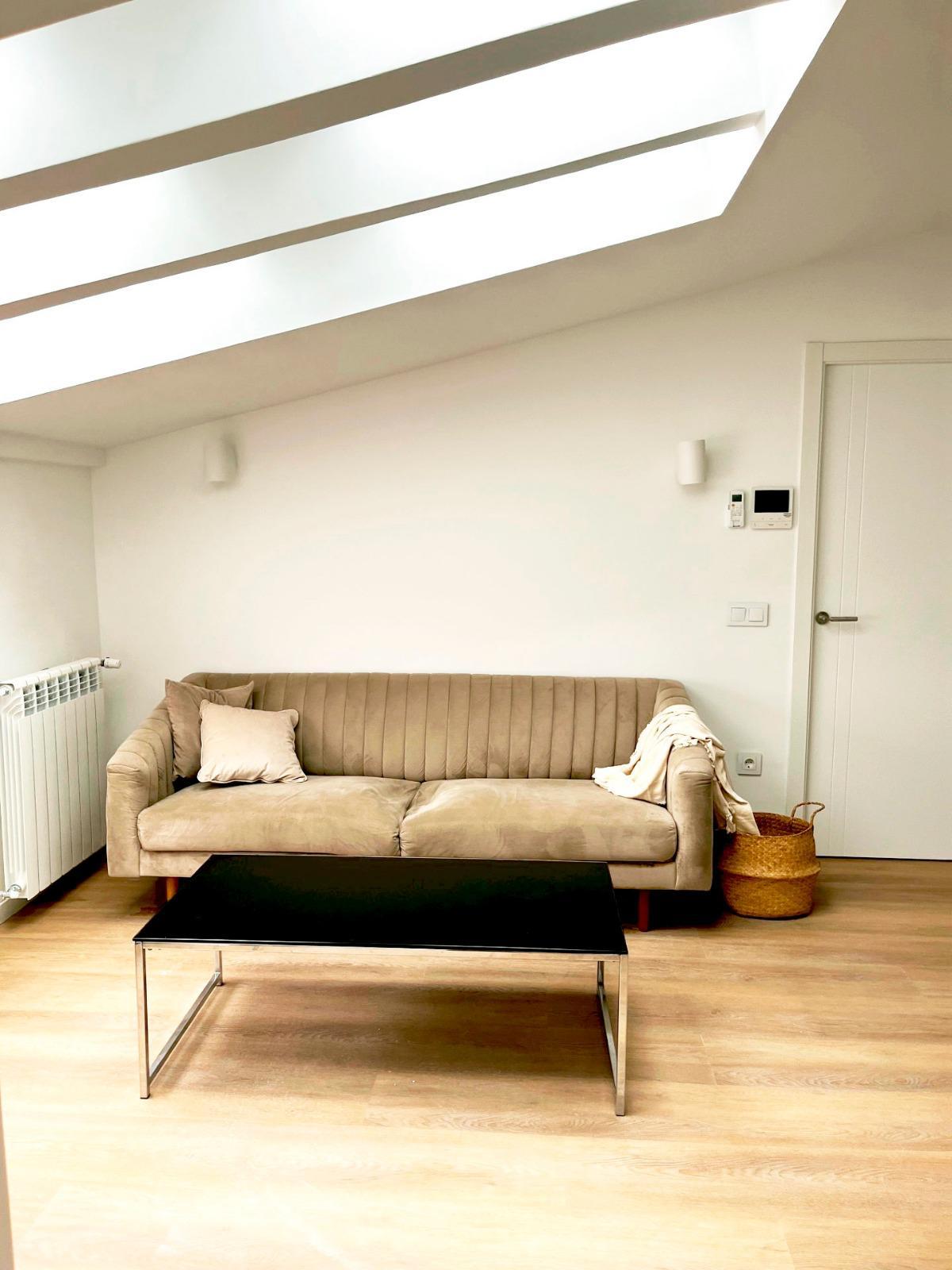 Venta de excllusivo ático reformado - Calle Drácena, Madrid  - 2