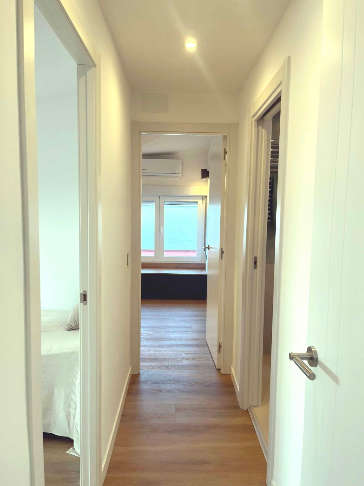 Venta de excllusivo ático reformado - Calle Drácena, Madrid  - 5