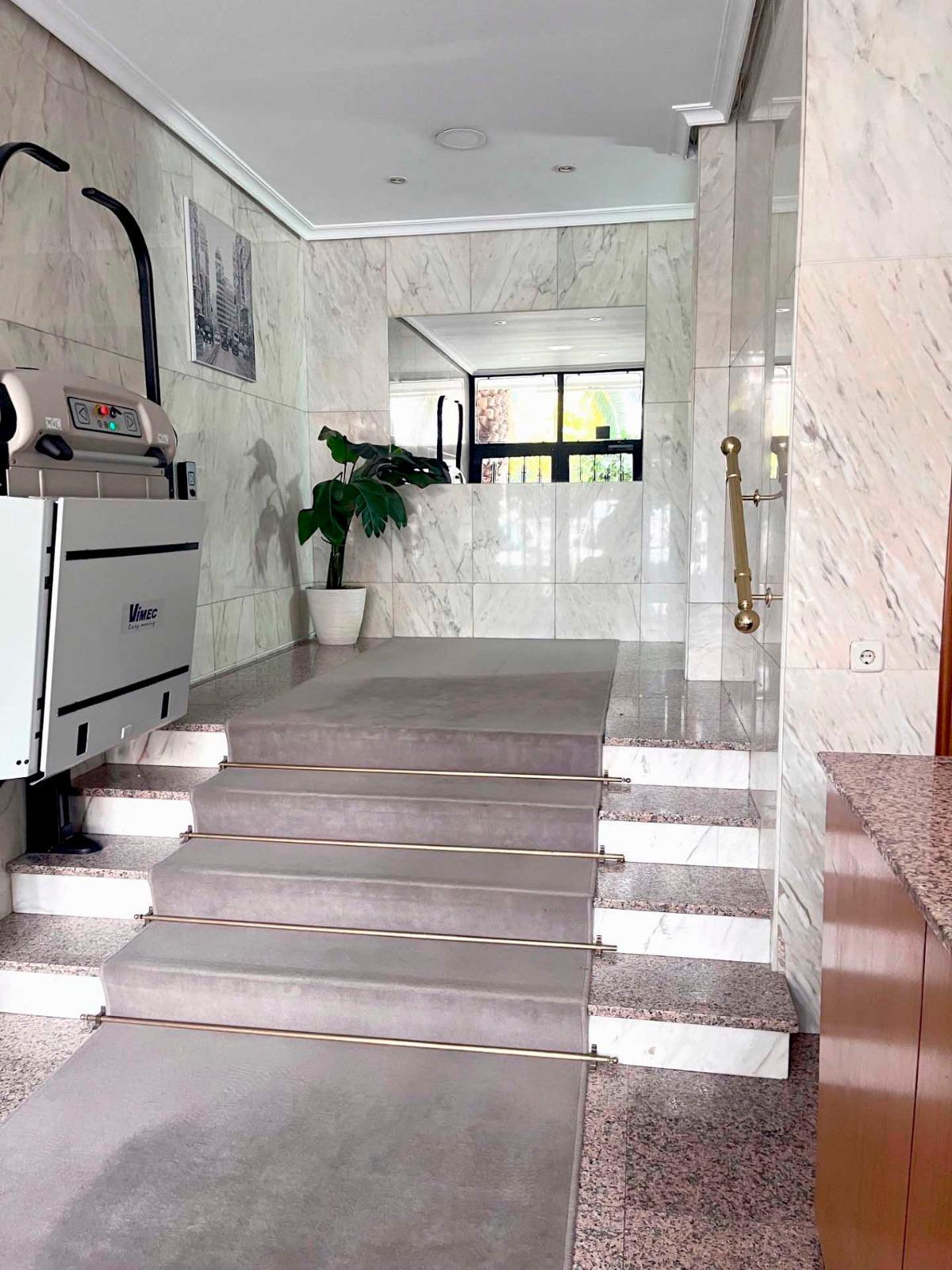 Venta de excllusivo ático reformado - Calle Drácena, Madrid  - 23