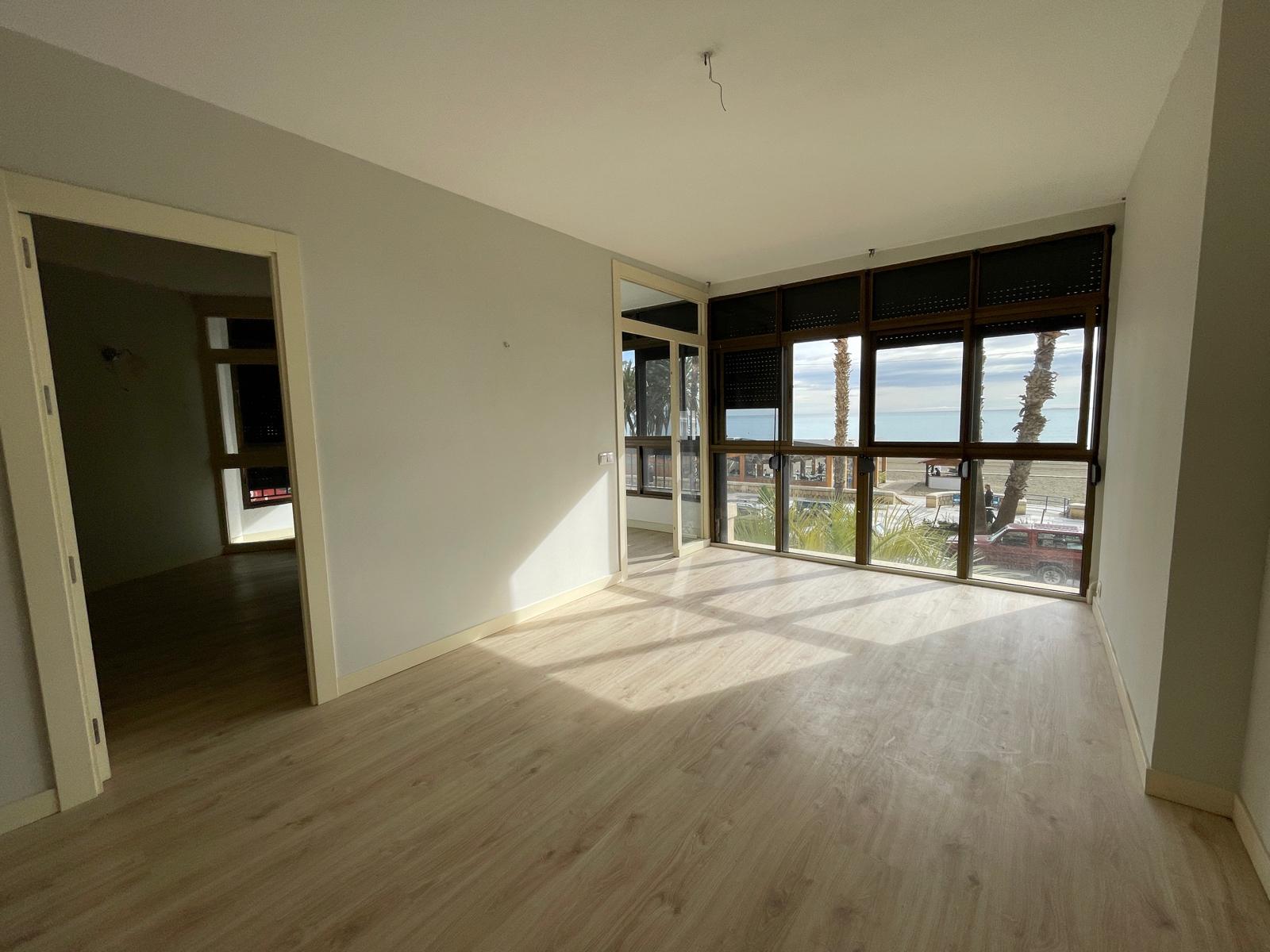 Piso en venta - Paseo Marítimo Ciudad De Melilla - 1