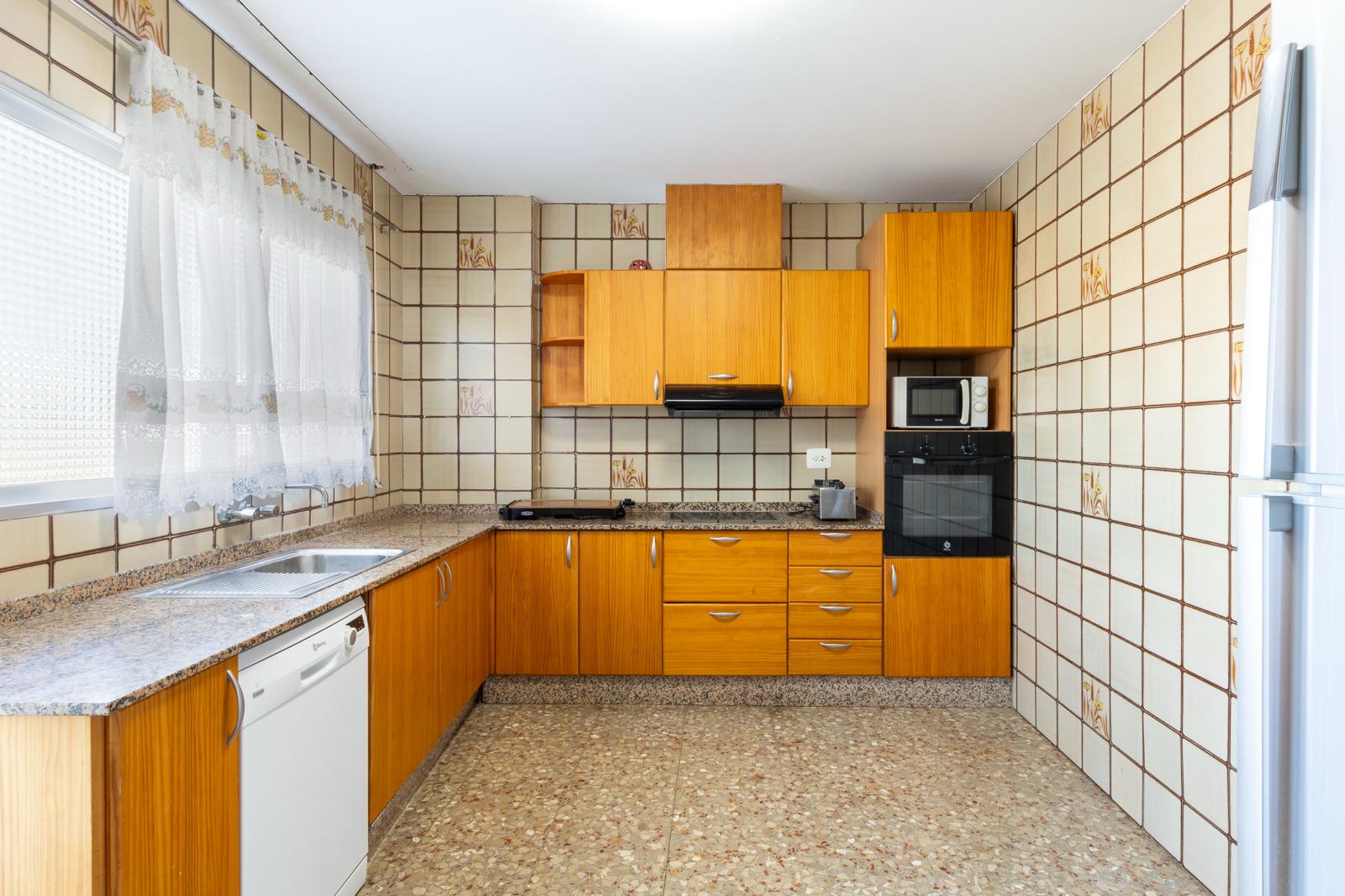 Vivienda en primera planta con piscina privada y gran parcela – Playa de Gandía (L’Ahuir)  - 5