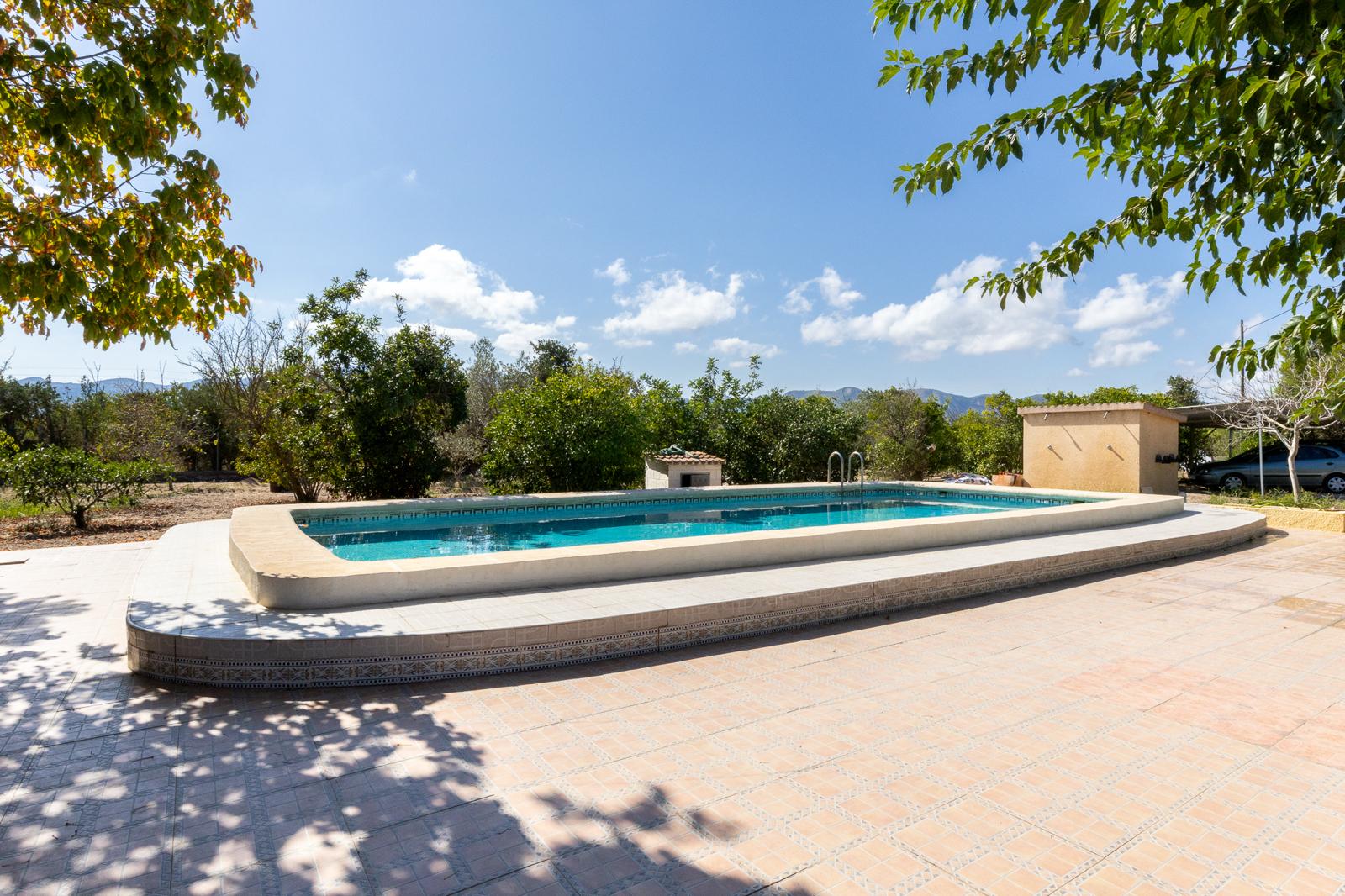 Vivienda en primera planta con piscina privada y gran parcela – Playa de Gandía (L’Ahuir)  - 1