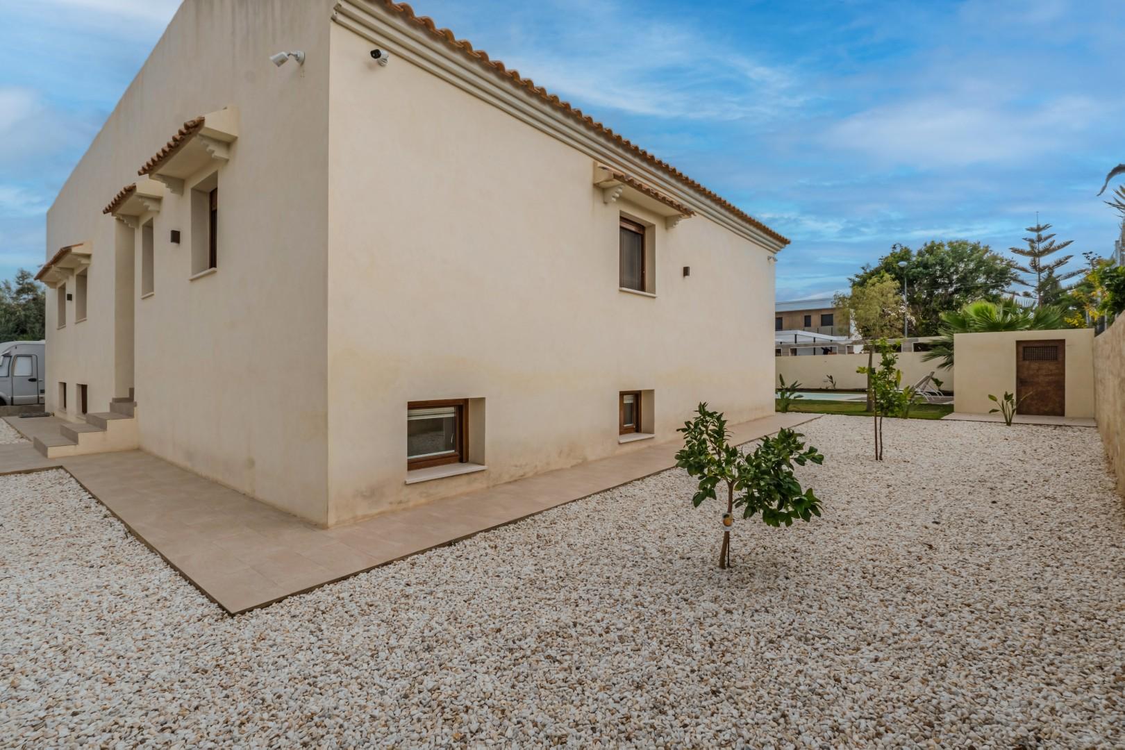 Chalet Independiente en Venta - Mutxamel - 96