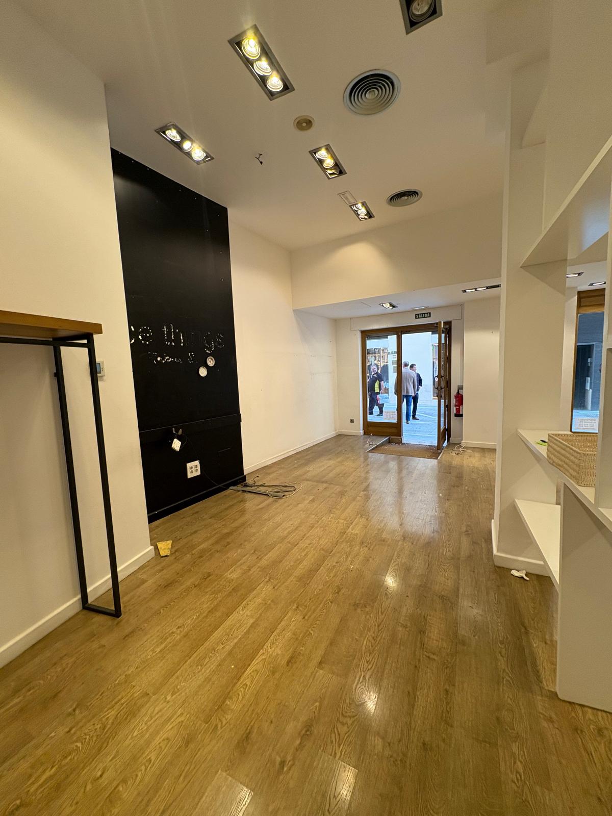 Exclusivo local comercial - Málaga, Centro Histórico  - 2