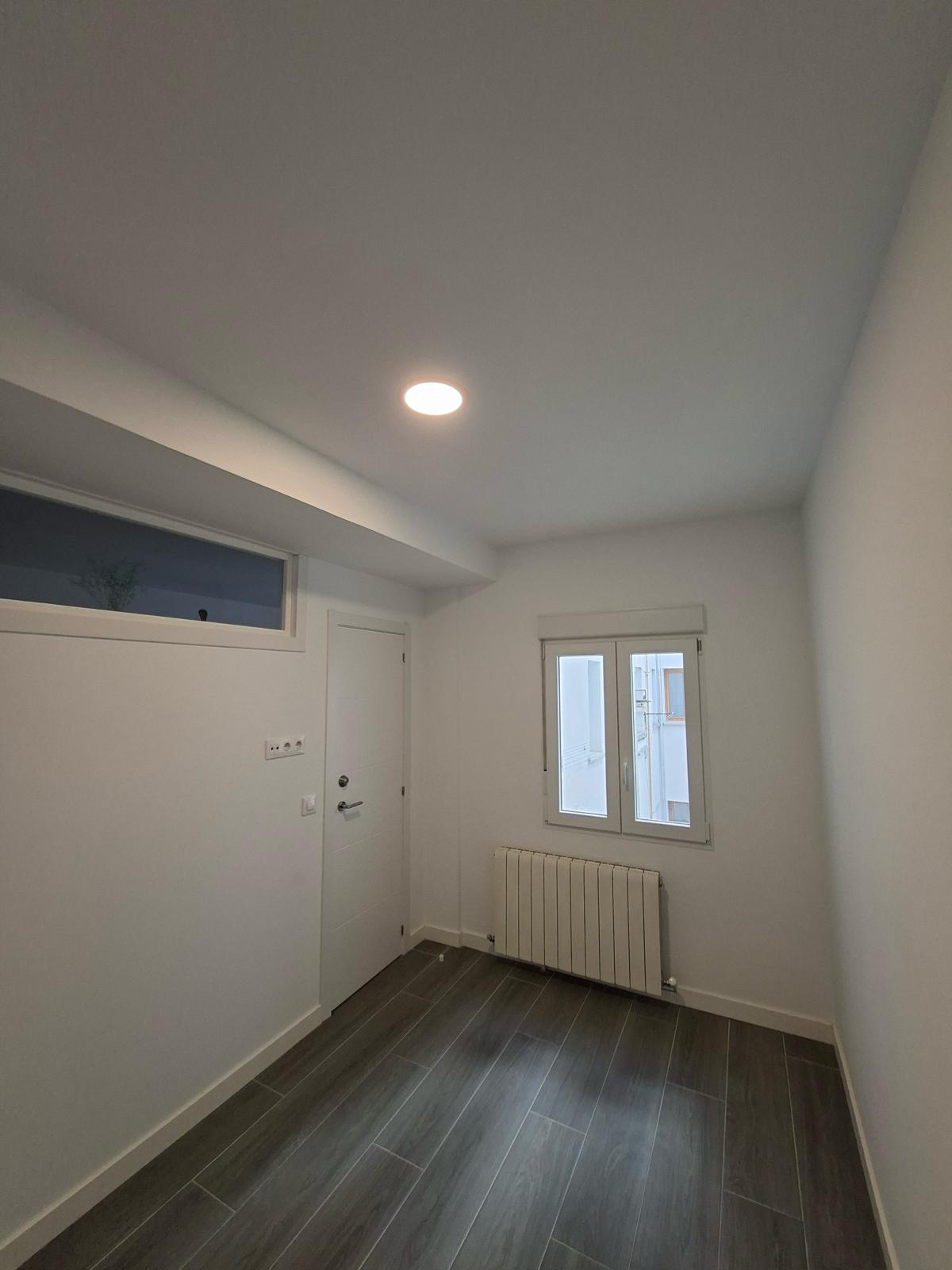 Piso Reformado en venta -  Madrid - 17