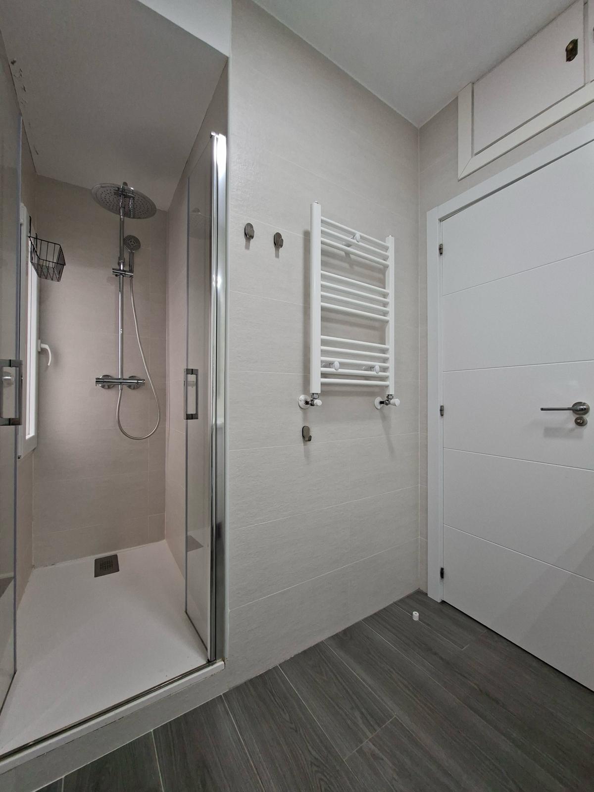 Piso Reformado en venta -  Madrid - 13