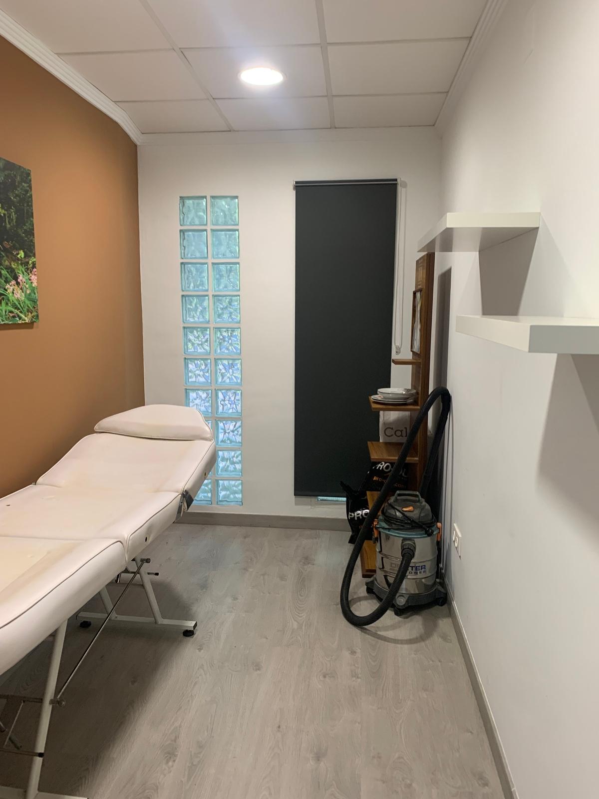 Local Comercial Dúplex De 72 m2 En PAU 2 - 12