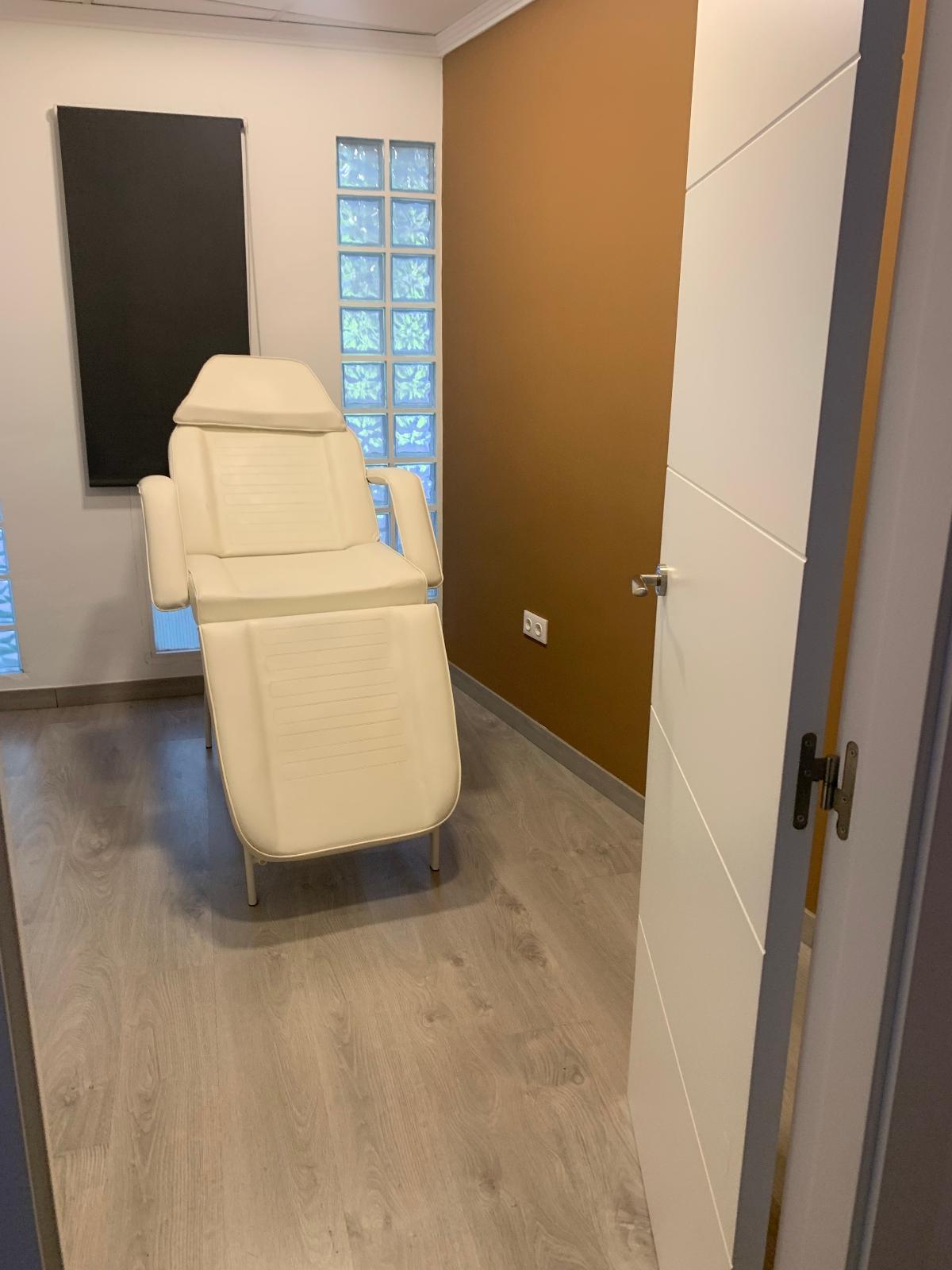 Local Comercial Dúplex De 72 m2 En PAU 2 - 11