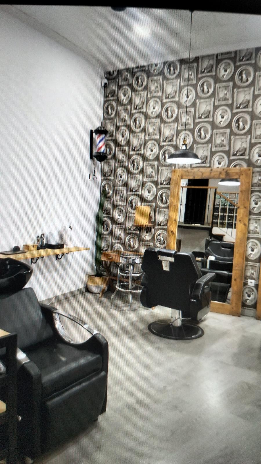 Local Comercial Dúplex De 72 m2 En PAU 2 - 4