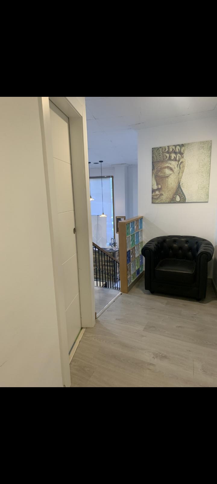 Local Comercial Dúplex De 72 m2 En PAU 2 - 6