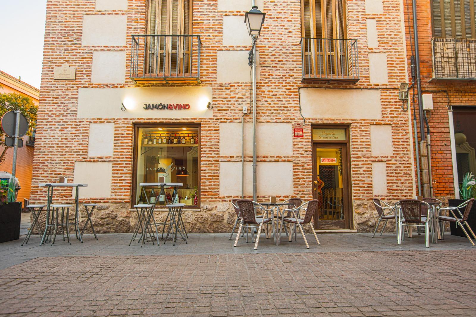 Se Traspasa Local comercial En Pleno Casco histórico De Alcalá De henares  75  Mtrs2 - 16