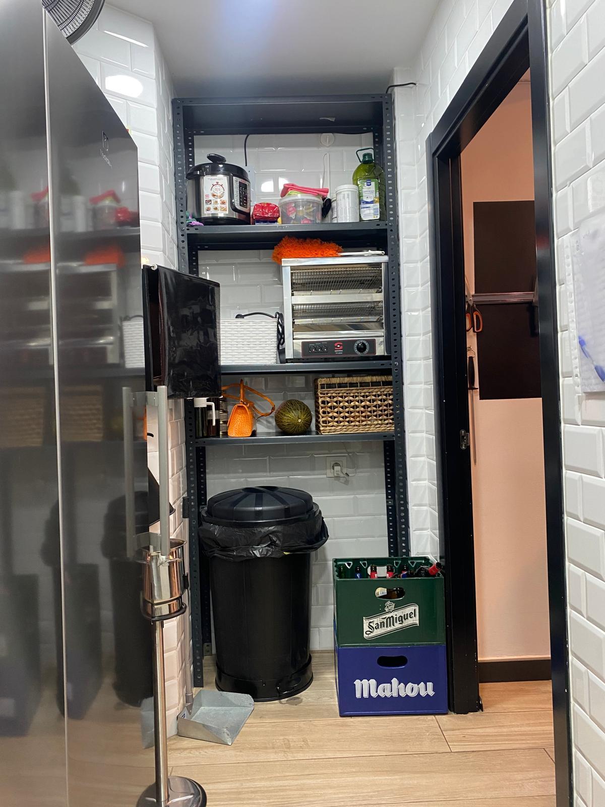 Se Traspasa Local comercial En Pleno Casco histórico De Alcalá De henares  75  Mtrs2 - 11