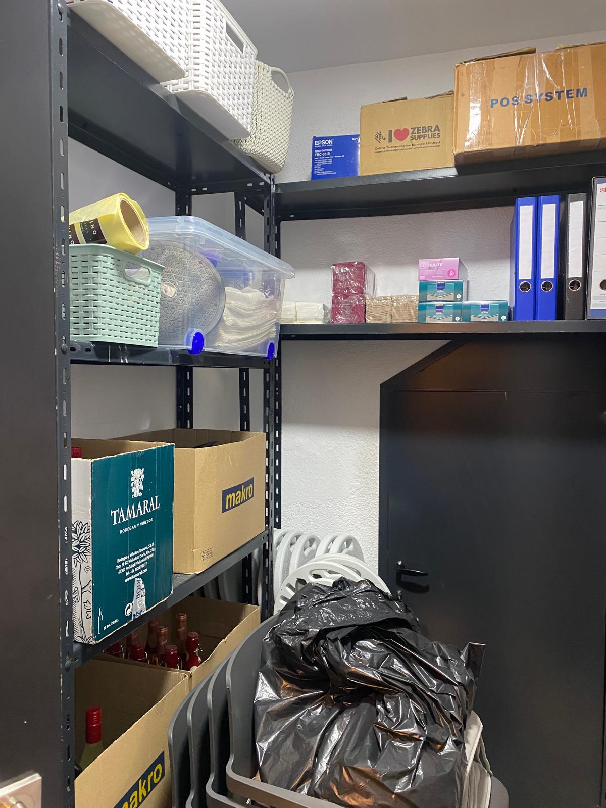 Se Traspasa Local comercial En Pleno Casco histórico De Alcalá De henares  75  Mtrs2 - 12