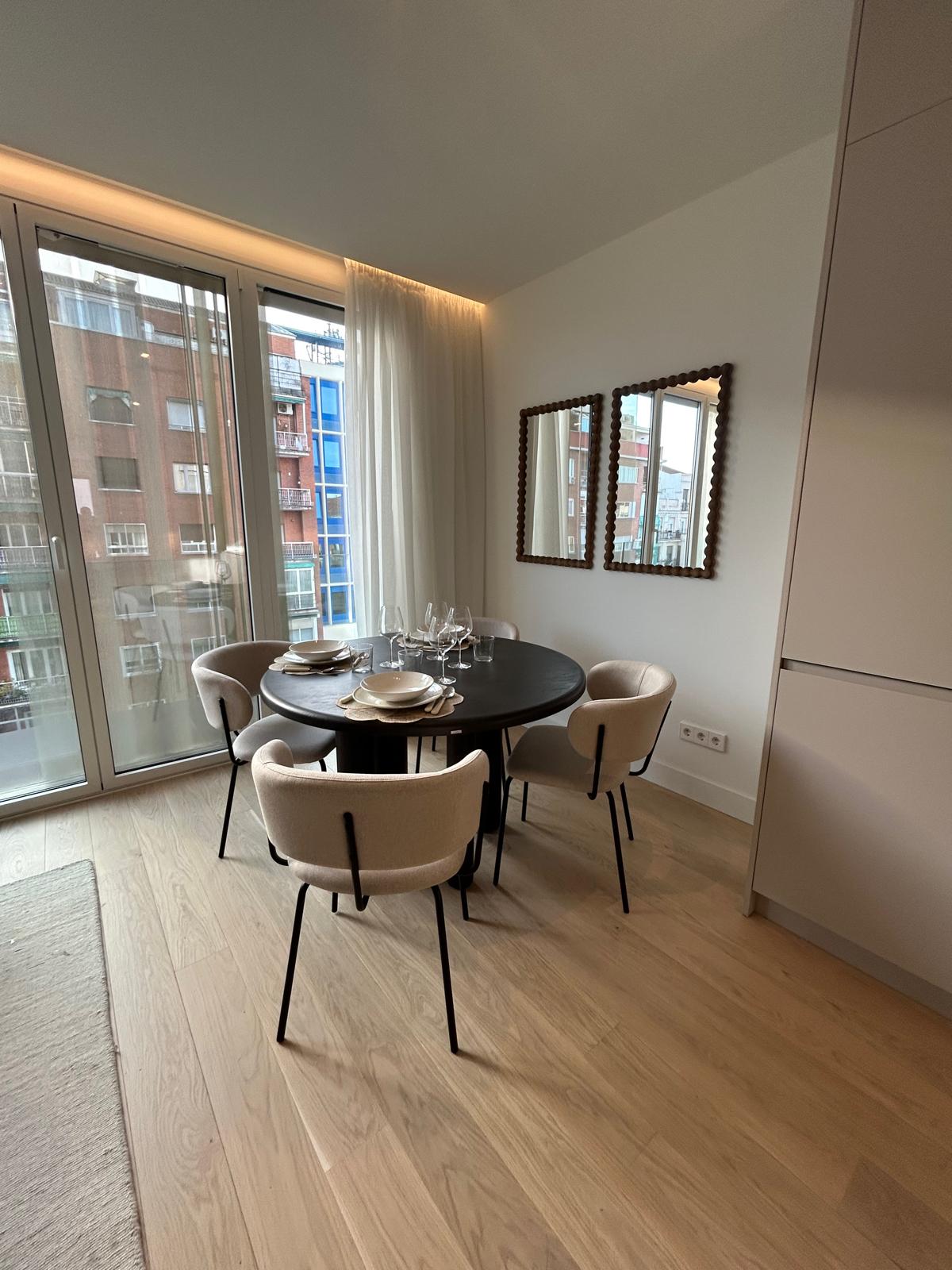 Piso en venta en Calle de Sta Engracia - 2